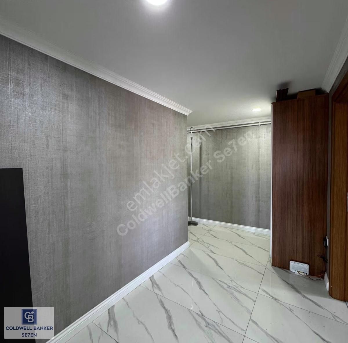 Beylikdüzü'nde Panoramik Manzaralı, Hazır Eşyalı Ofis - Görsel 4