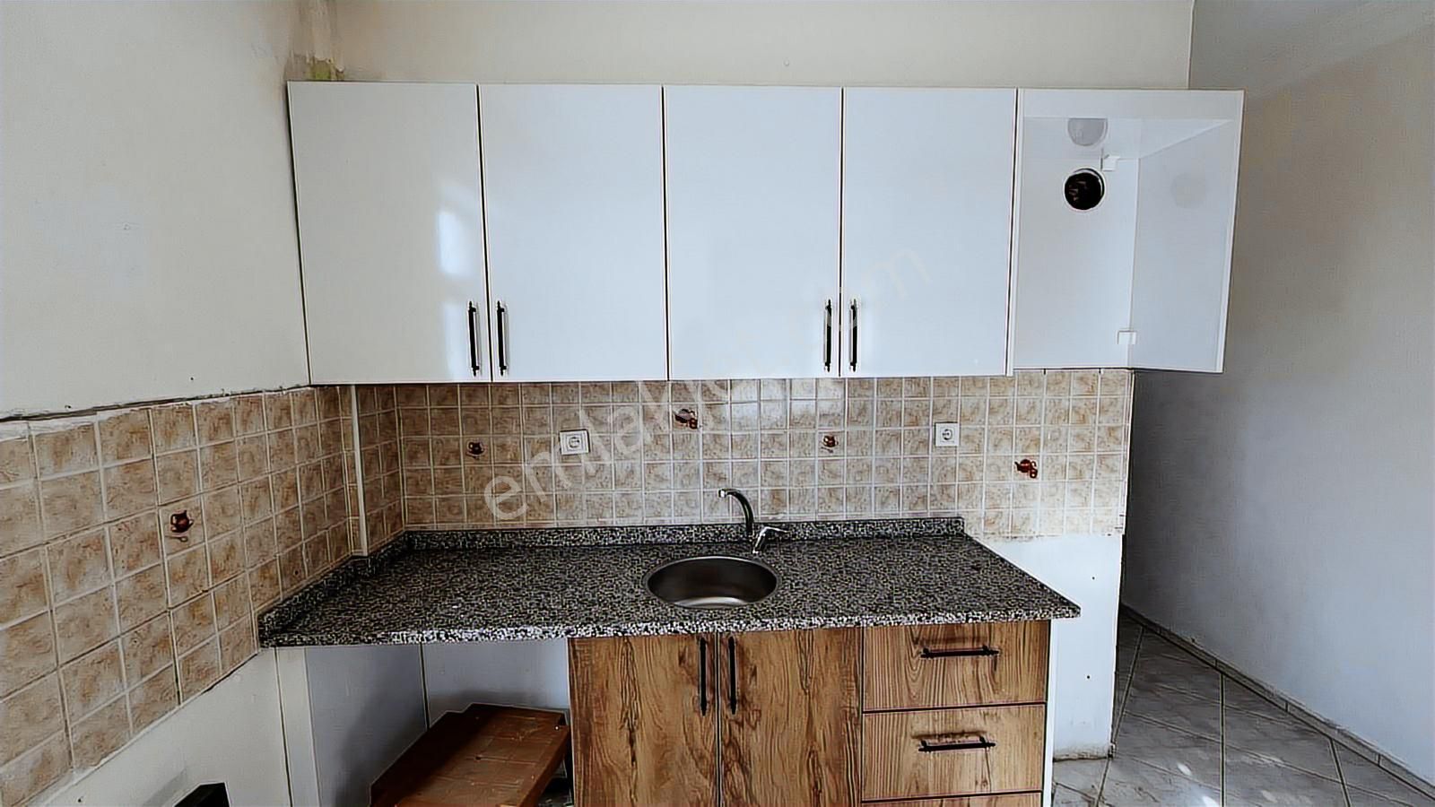 Yeşilyurtta Üniversiteye Yakın Geniş 2+1 | Kapalı Mutfak - Görsel 4