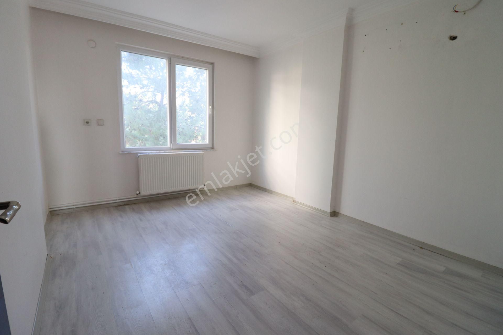 Uzaş Cumhuriyet Sitesi Önü Full Açık Geniş 3+1 - Görsel 26