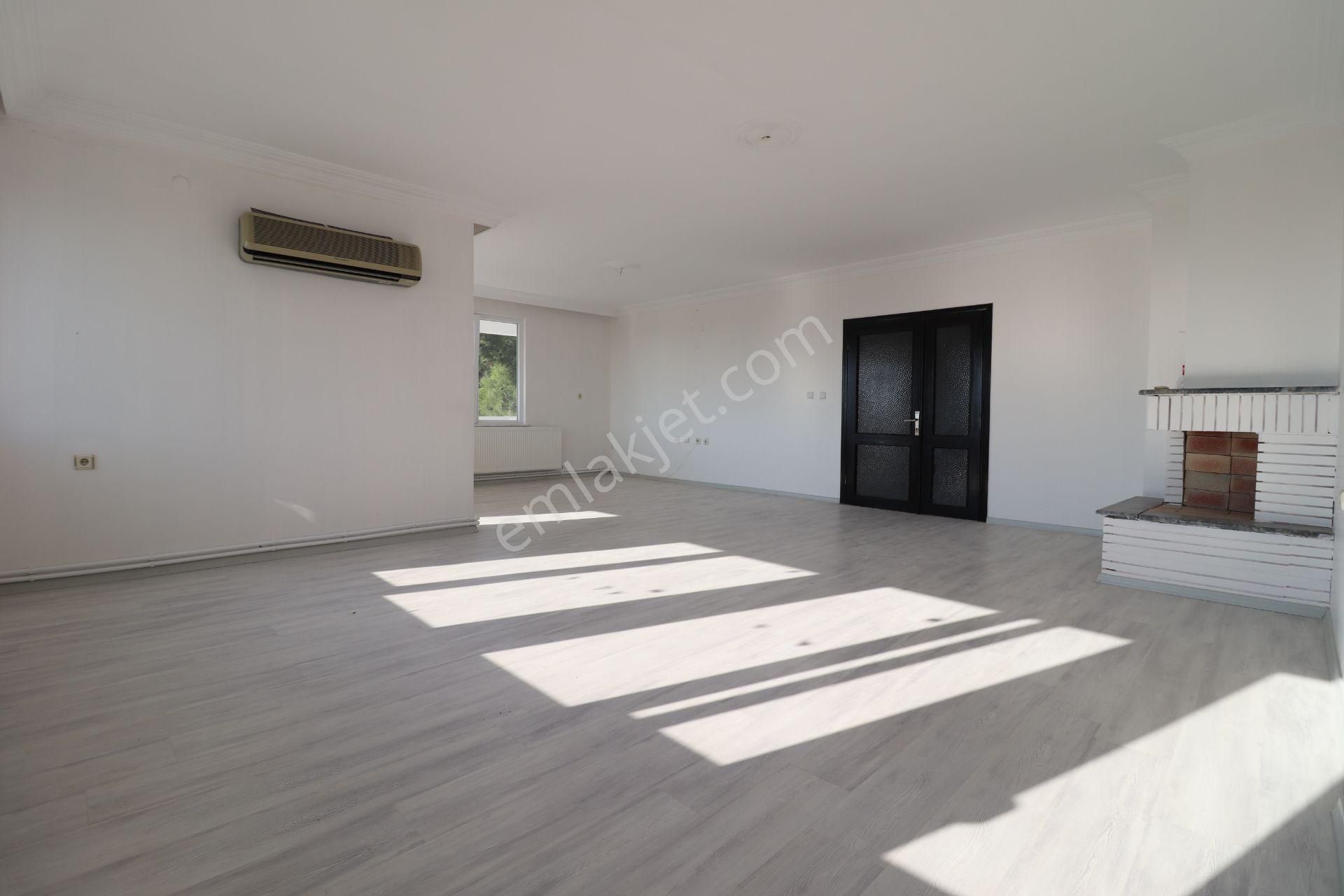 Uzaş Cumhuriyet Sitesi Önü Full Açık Geniş 3+1 - Görsel 3