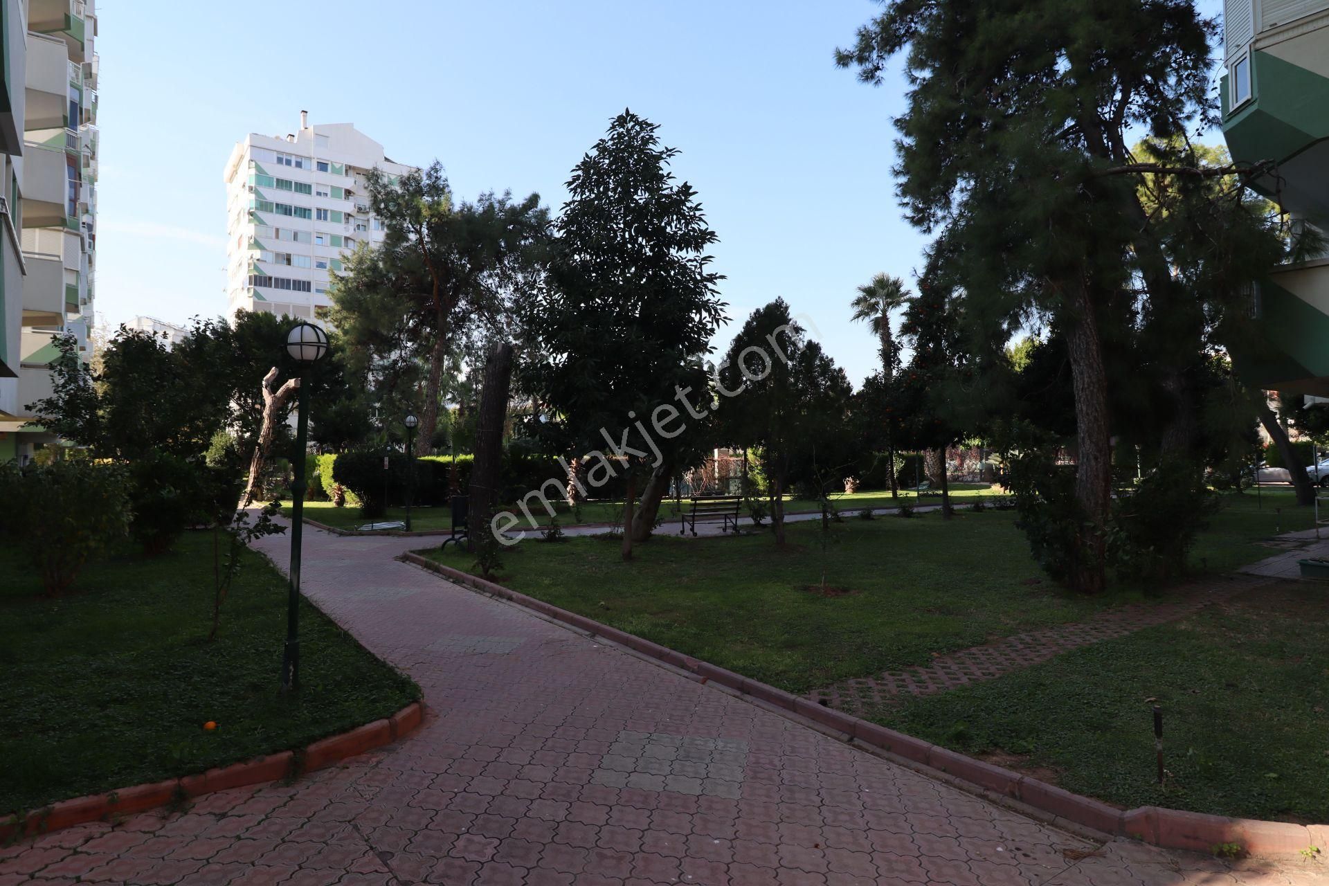 Uzaş Cumhuriyet Sitesi Önü Full Açık Geniş 3+1 - Görsel 32
