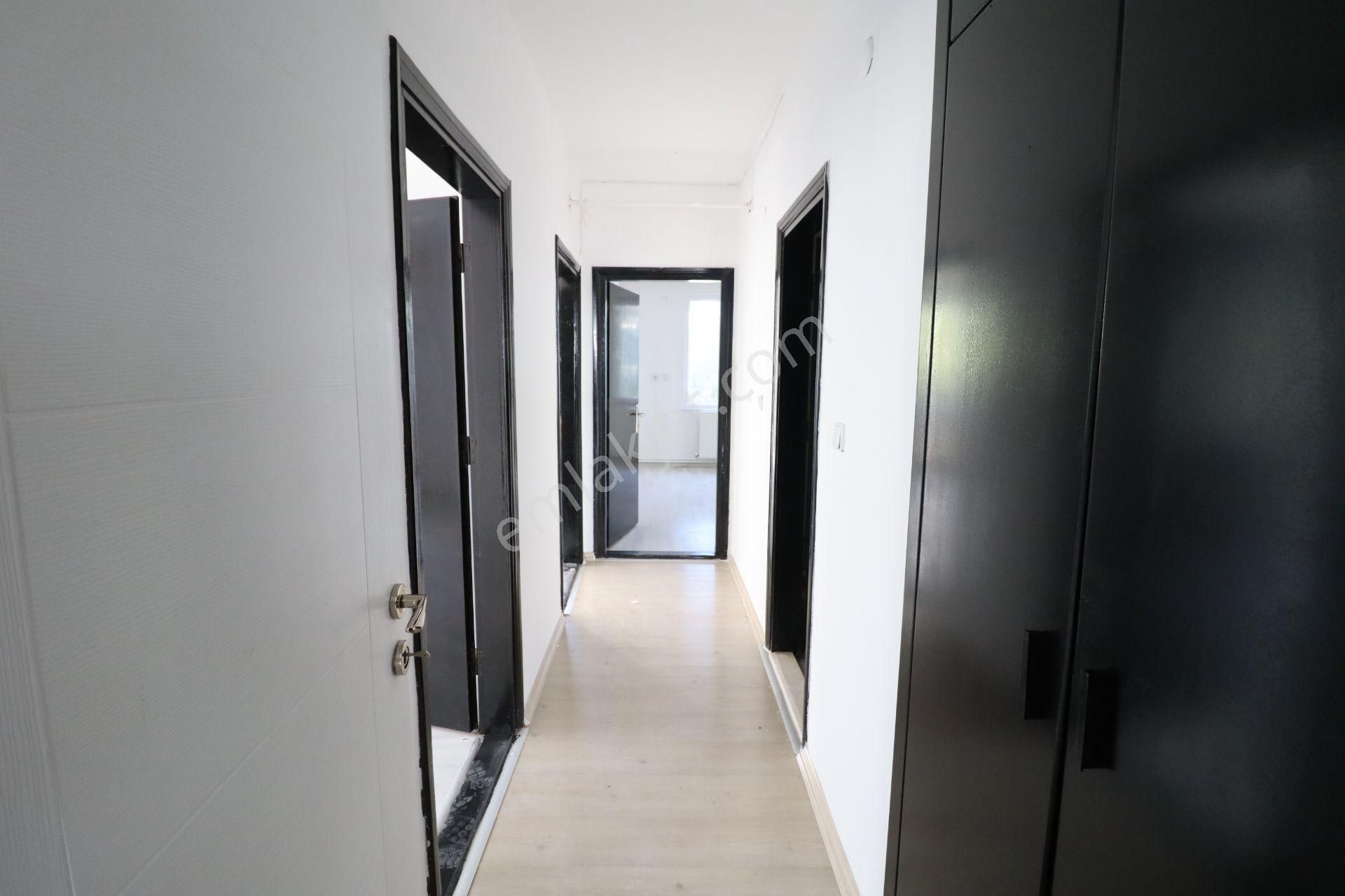 Uzaş Cumhuriyet Sitesi Önü Full Açık Geniş 3+1 - Görsel 7