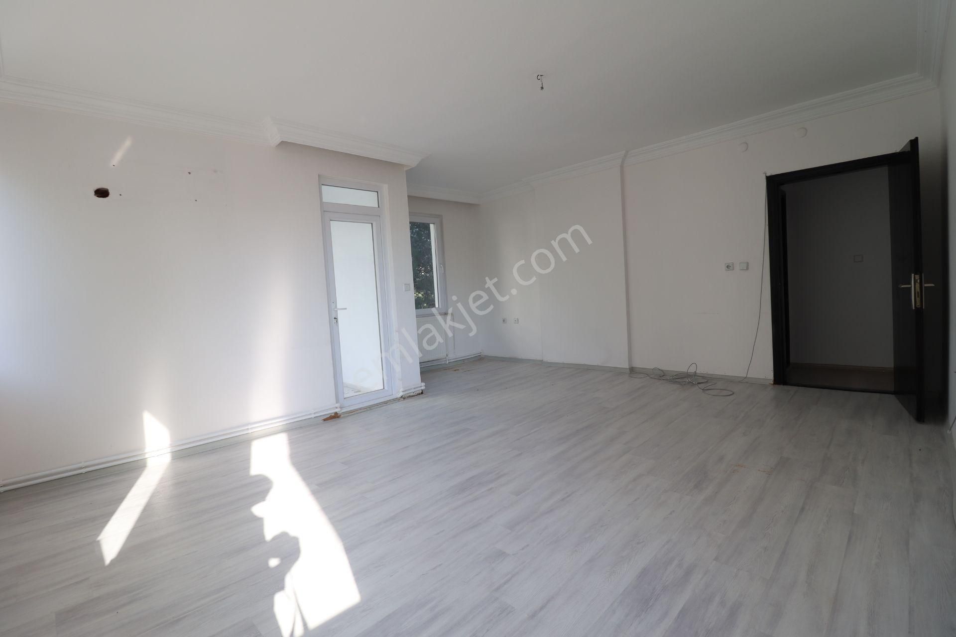 Uzaş Cumhuriyet Sitesi Önü Full Açık Geniş 3+1 - Görsel 23