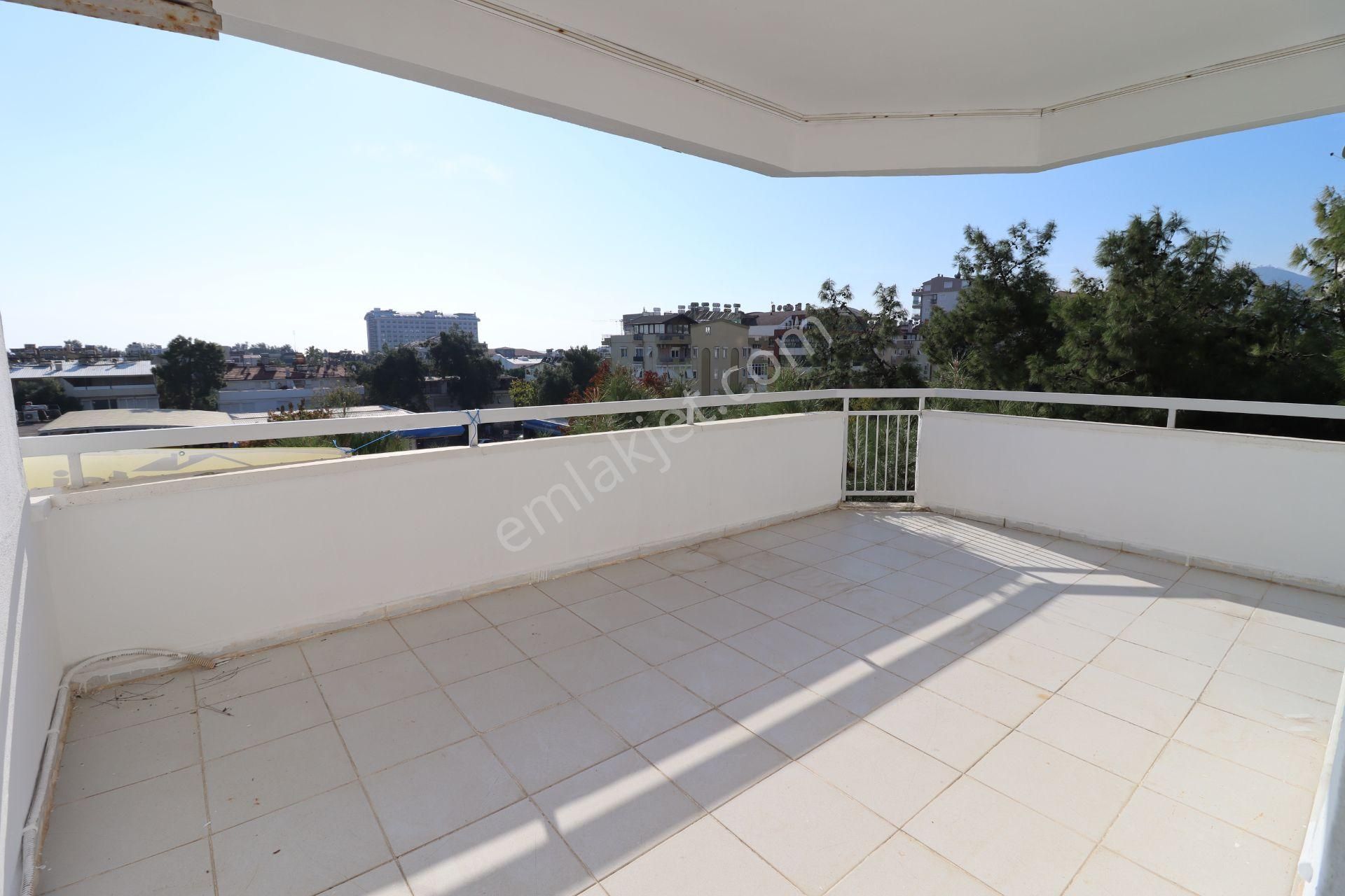 Uzaş Cumhuriyet Sitesi Önü Full Açık Geniş 3+1 - Görsel 5