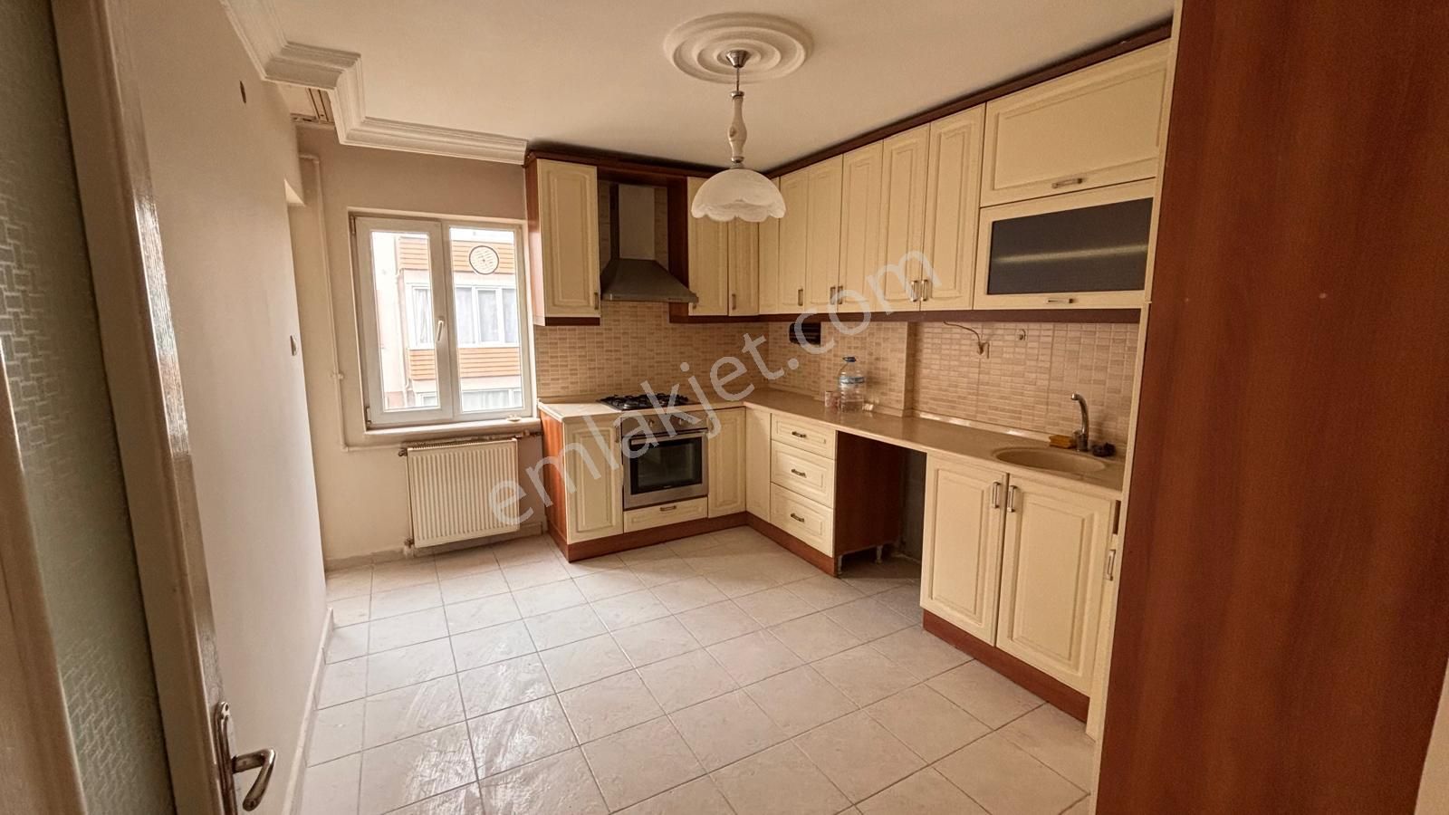 Barış Mahallesi'nde Site İçinde, Metro Yakını 3+1 Kiralık Daire - Görsel 3