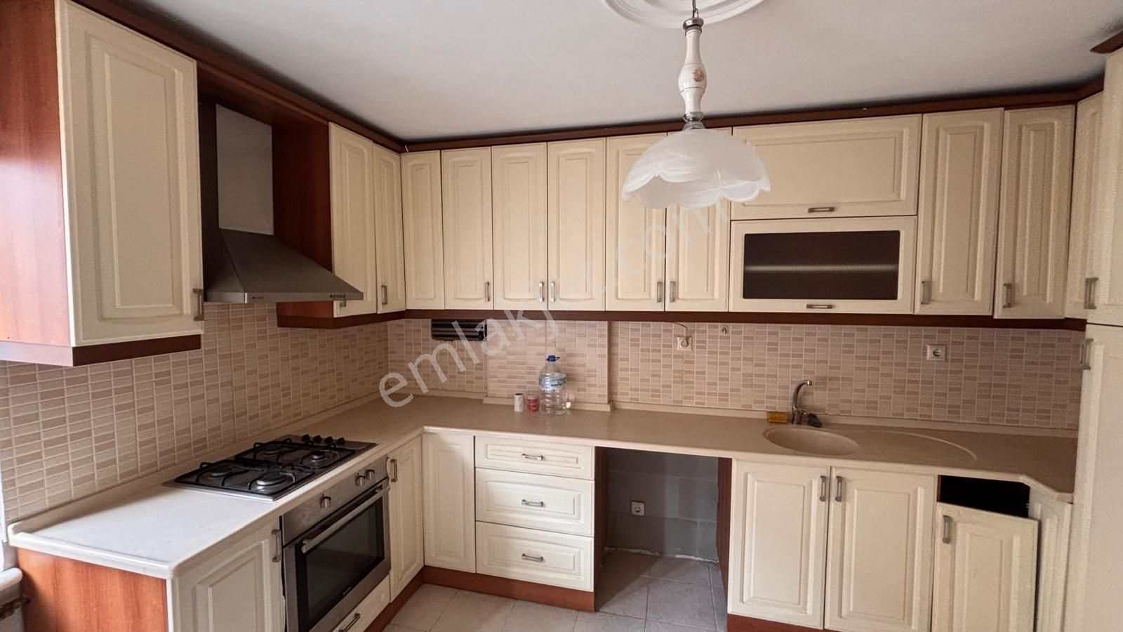 Barış Mahallesi'nde Site İçinde, Metro Yakını 3+1 Kiralık Daire - Görsel 4