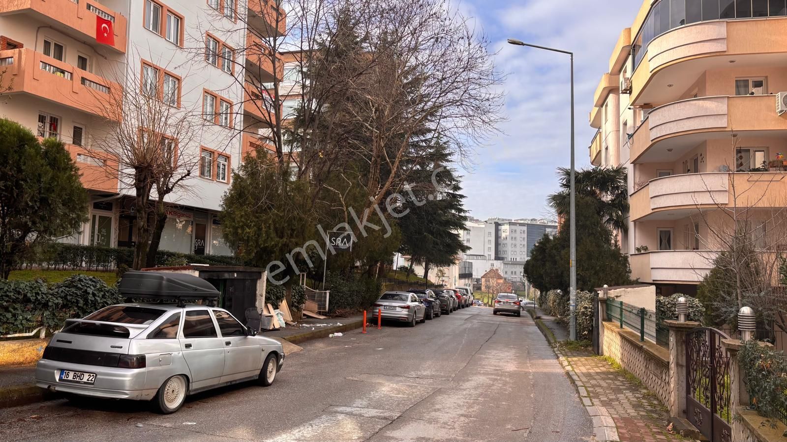 Barış Mahallesi'nde Site İçinde, Metro Yakını 3+1 Kiralık Daire