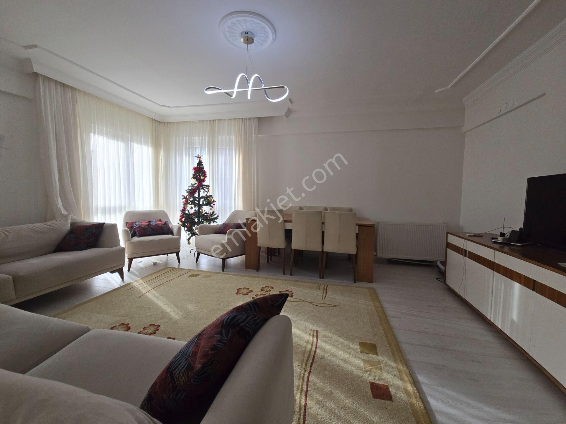 Köşe Başı Güneybatı Cephe 3+1 Asansörlü İskanlı Çift Balkonlu - Görsel 12