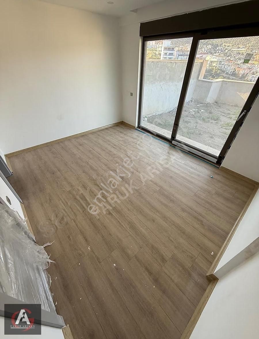Faruk Arısan'dan Villa Konforunda Büyük Bahçeli 2+1 Lüx Daire - Görsel 4