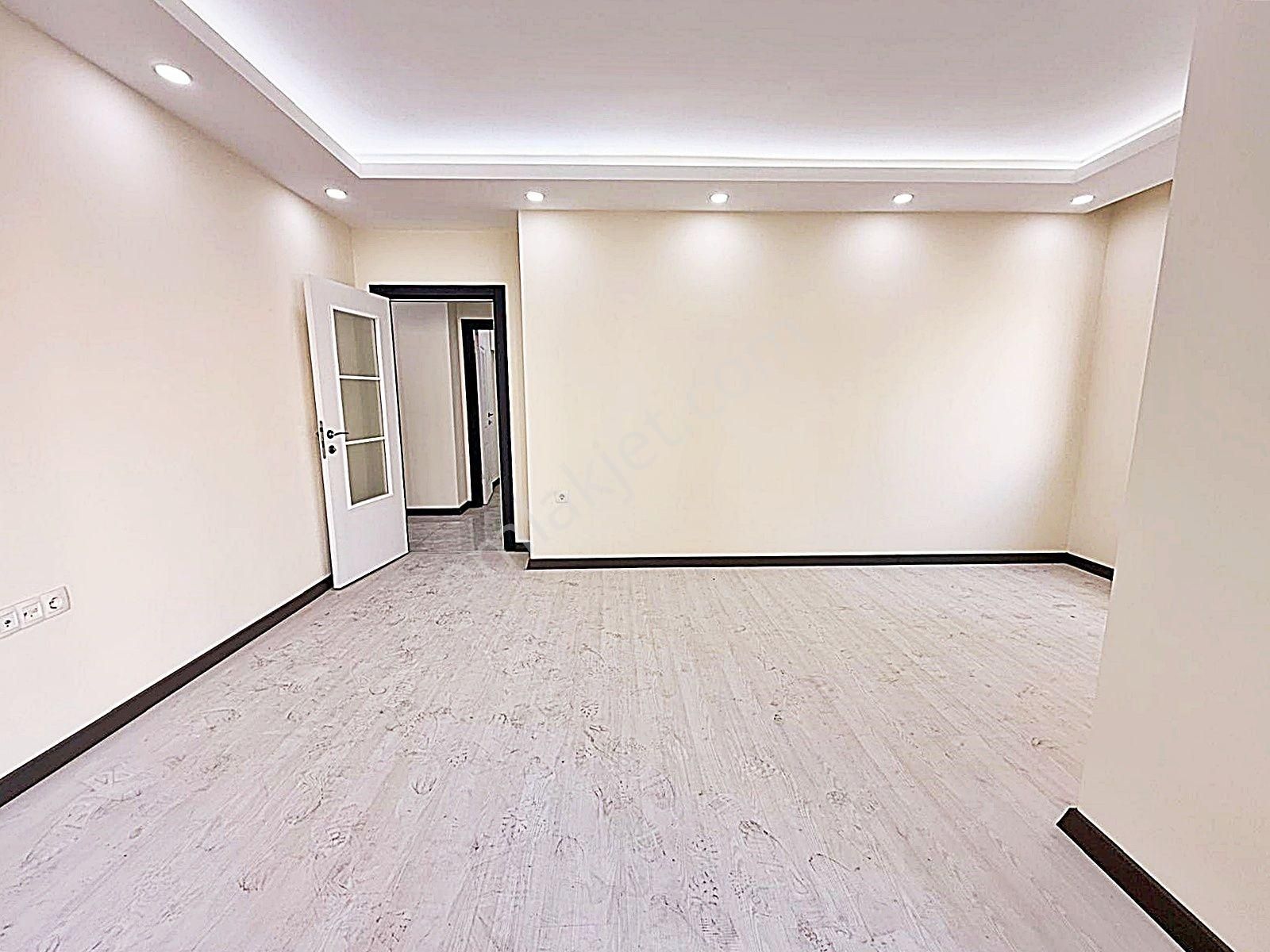 Beylikdüzü Yakuplu Mahallesinde Her Odası Güneş Alan Geniş Metrekare 3+1 Daire - Görsel 24