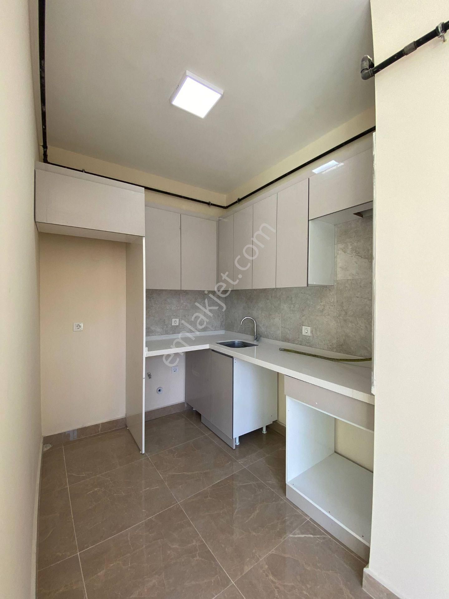 Beylikdüzü Yakuplu Mahallesi 1+1 70 M2 Kiralık Boş Sıfır Daireler Metrobüse 30 Saniye Yürüme Mesafes - Görsel 5