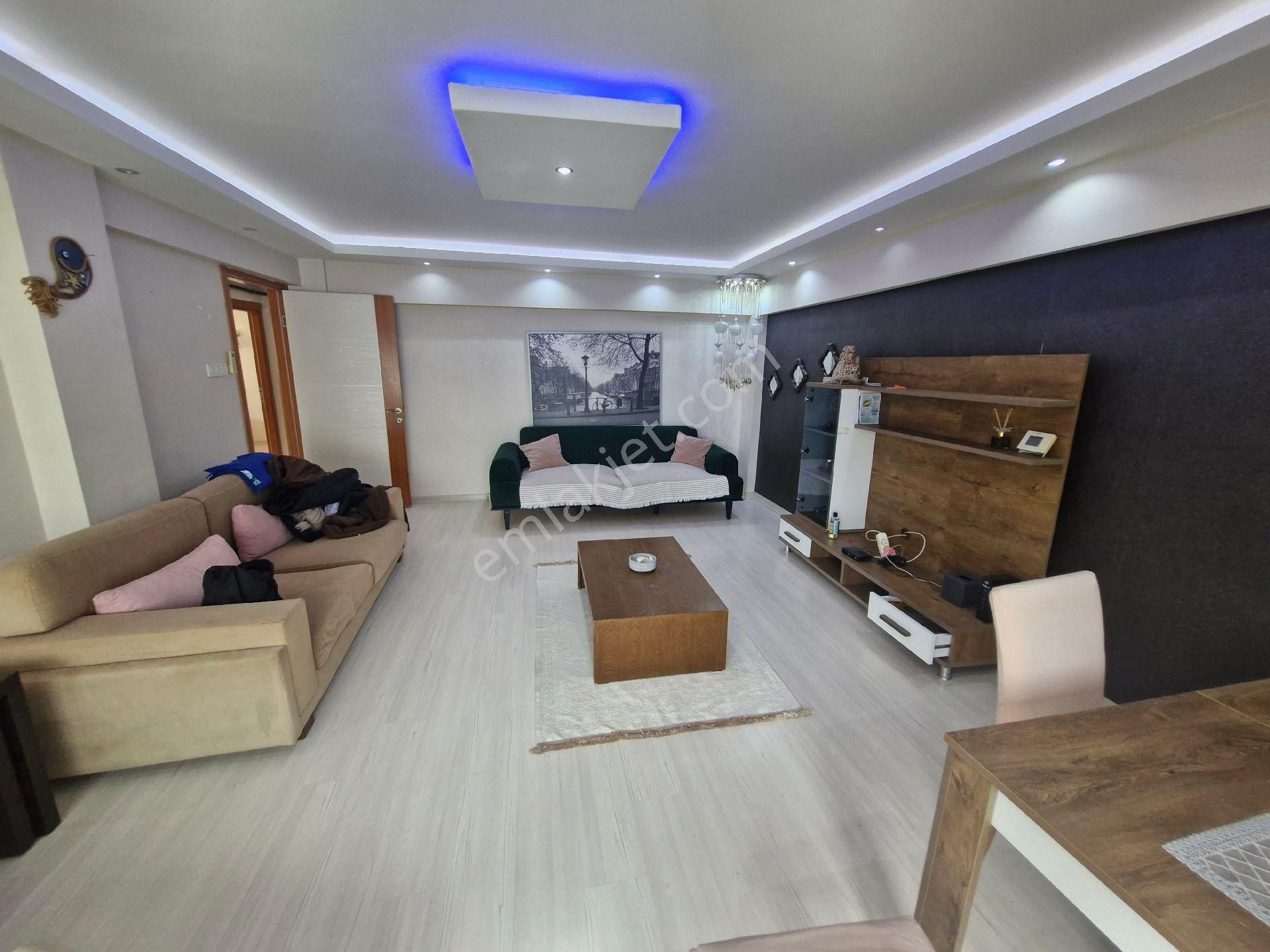 Güzelyalı Adnan Saygun Yanı Tadilatlı Köşe Eşyalı 3+1 Satılık Daire Mkd Emlak - Görsel 3