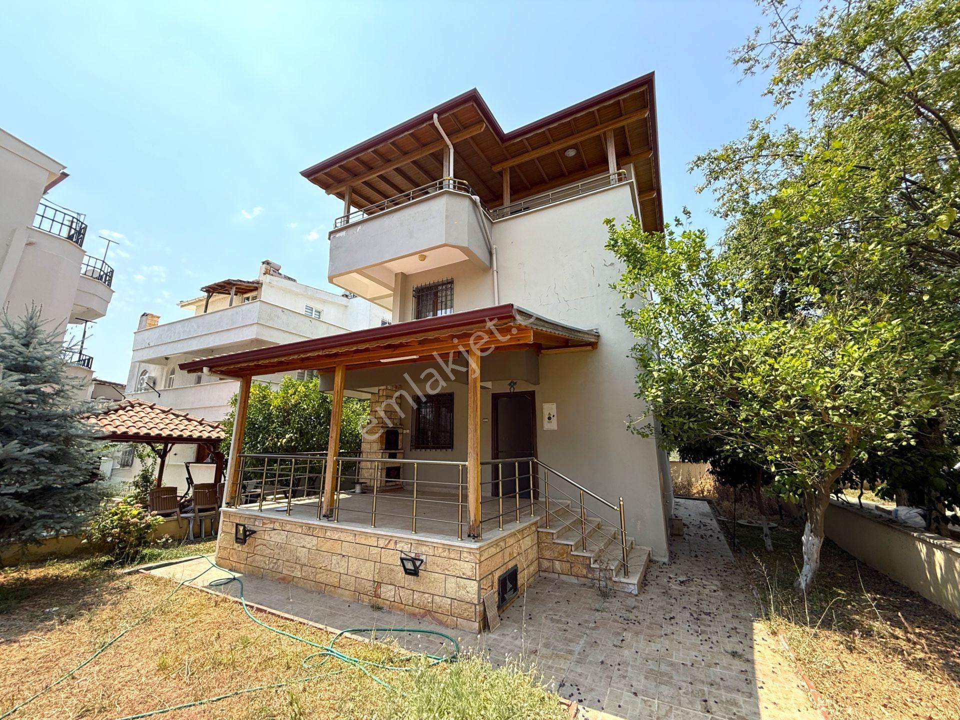 🔴 Yetkili Güç'ten Altınoluk'ta Denize 200m 400 M2 Arsa İçinde Satılık 3+1 Müstakil