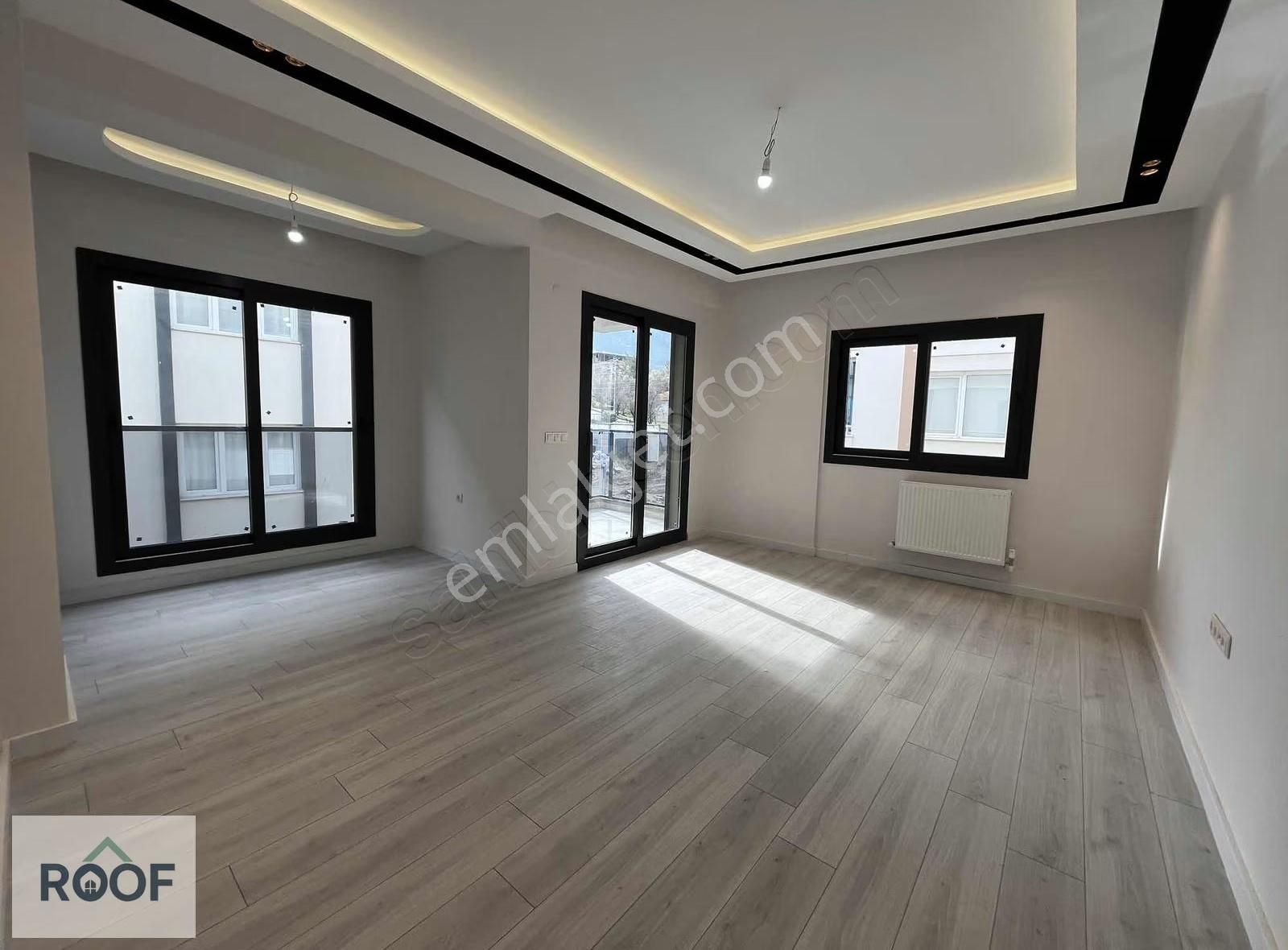 Cadde Üzerinde Nezih Ve Kaliteli Komşulara Sahip Lüx Daire - Görsel 15