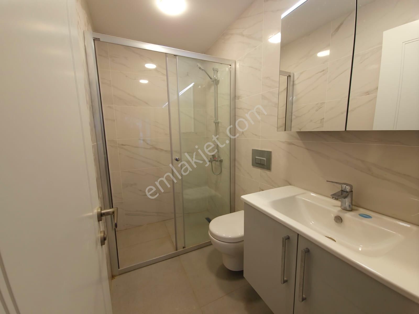 Kadiköy Göztepe'de Bağdat Caddesine Komşu Konut & İş Yerine Uygun Balkonlu 60m2 1+1 - Görsel 9