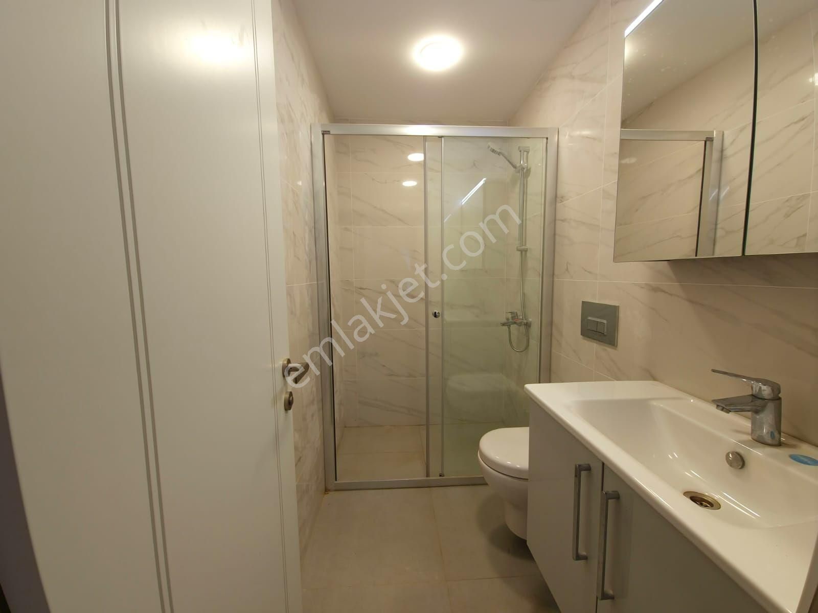 Kadiköy Göztepe'de Bağdat Caddesine Komşu Konut & İş Yerine Uygun Balkonlu 60m2 1+1 - Görsel 10