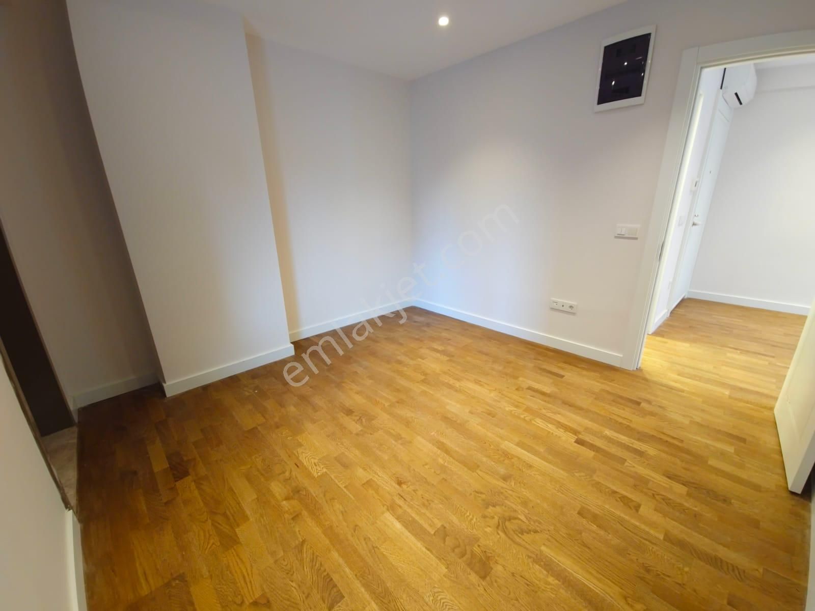 Kadiköy Göztepe'de Bağdat Caddesine Komşu Konut & İş Yerine Uygun Balkonlu 60m2 1+1 - Görsel 11