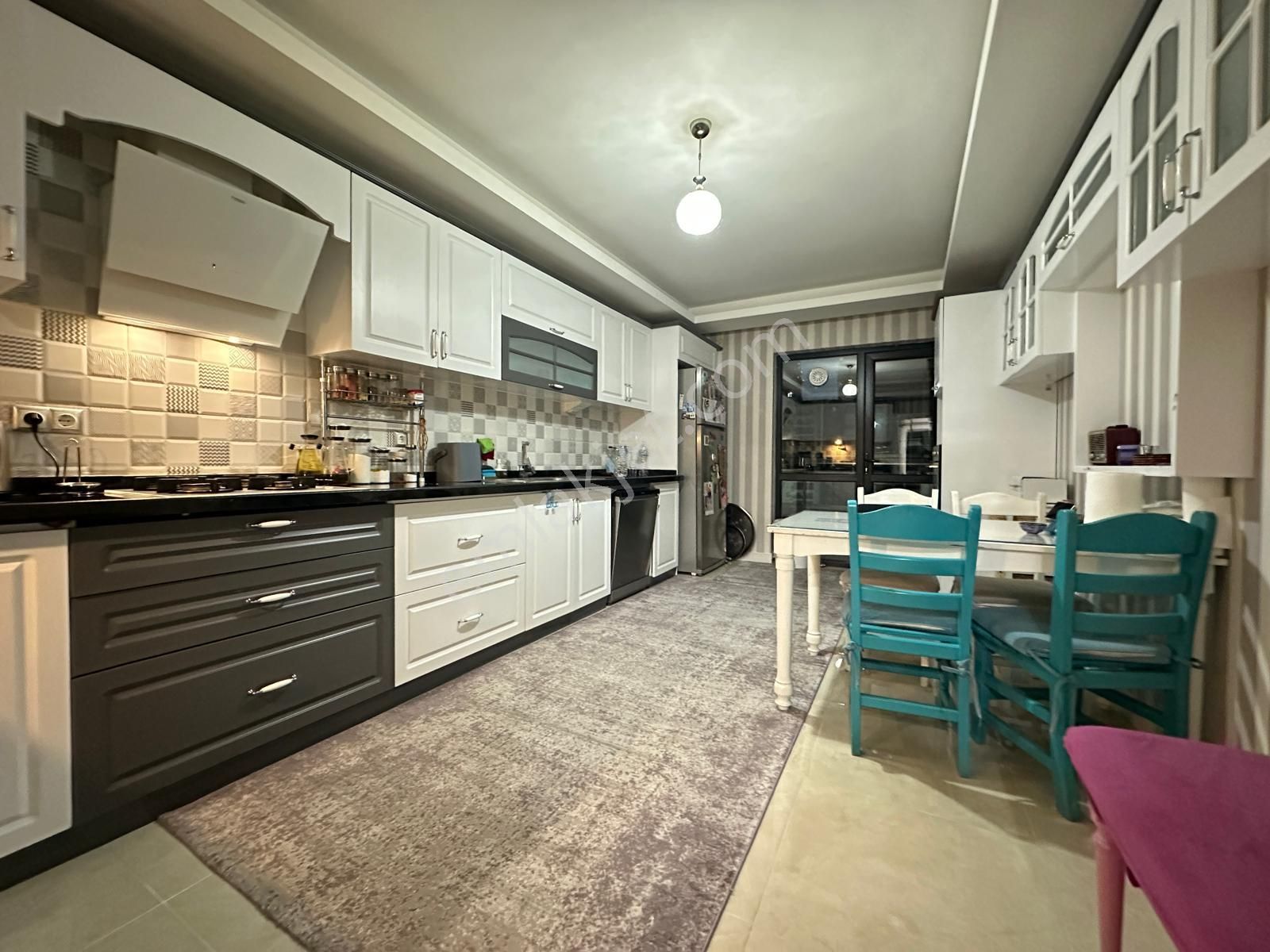 Duru Emlak'tan Devlet Hastanesi Yakını Pursakların En Geniş Dairesi 200 M2 4+1 6 Kat