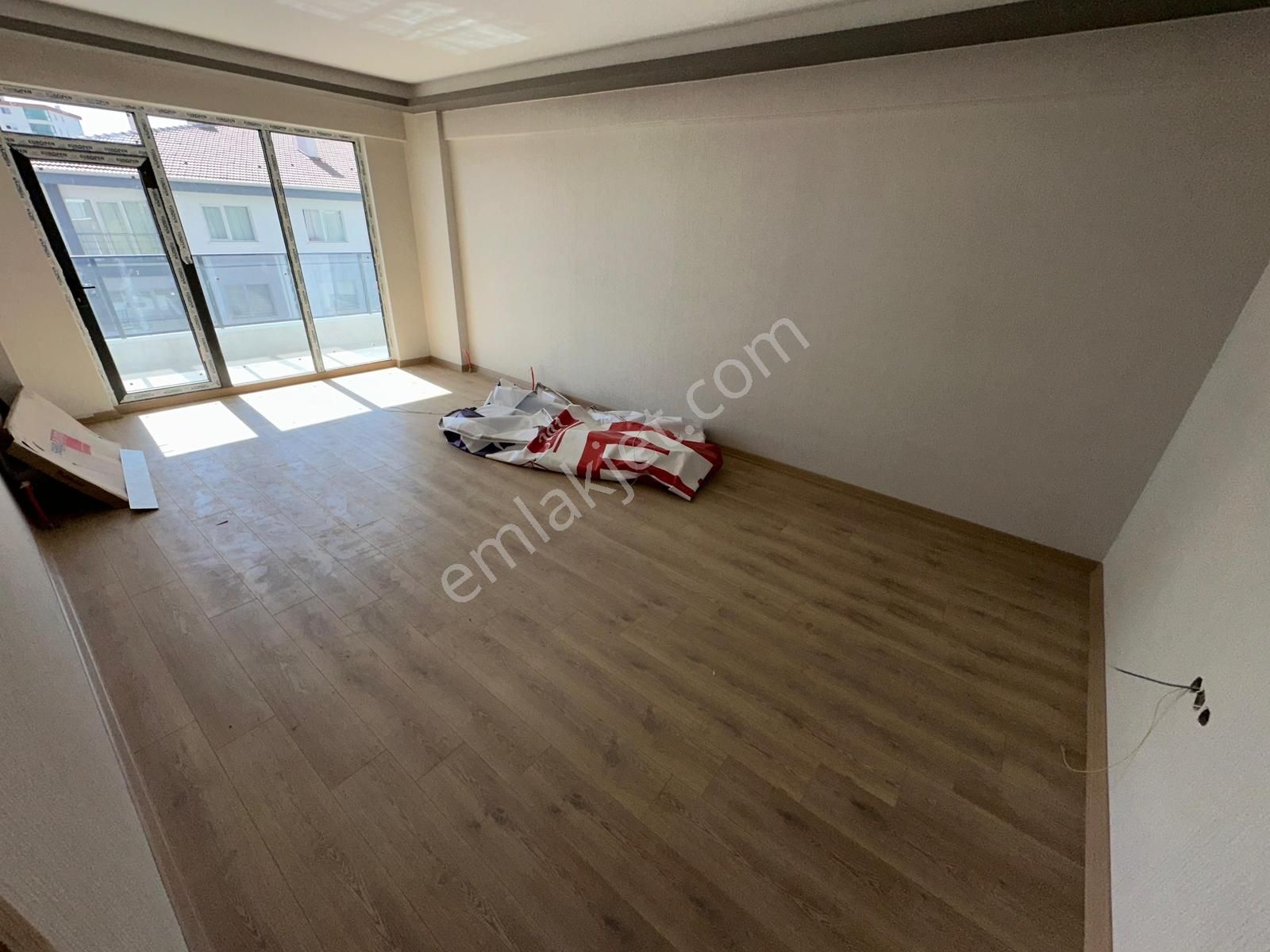 Kılıçsoy'dan Güventepe 3. Kat Güneydoğu Cephe Sıfır İskanlı - Görsel 24