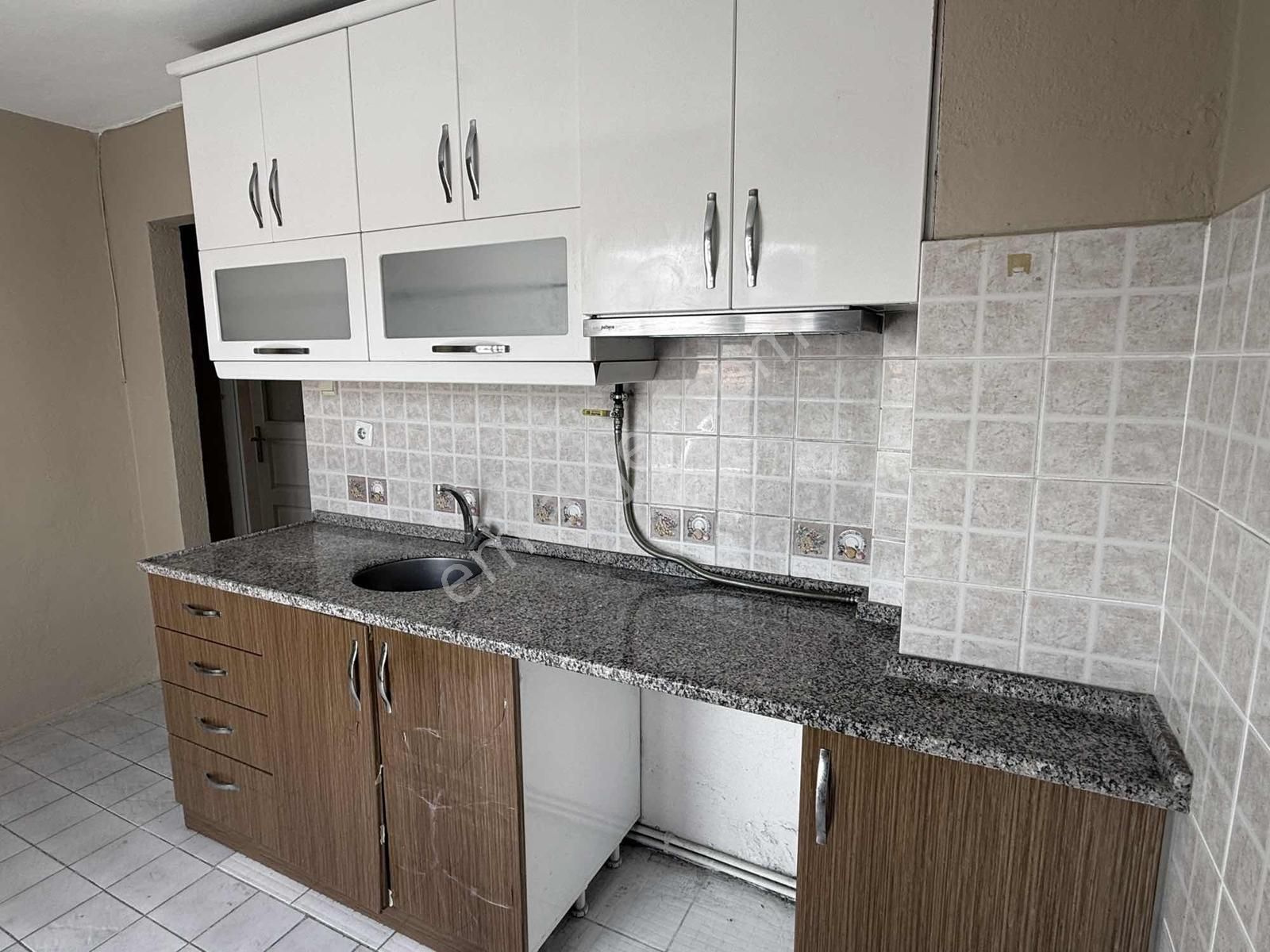 İzmir Bornova Erzene Mah 3+1 Kombili Kiralık Daire - Görsel 3