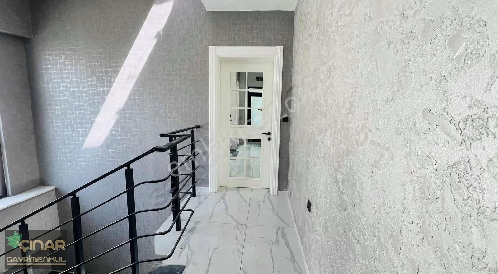 Eğribucak'ta 450 M2 Arsalı Meskenli 4+1 Satılık Lüks Köşe Villa - Görsel 2