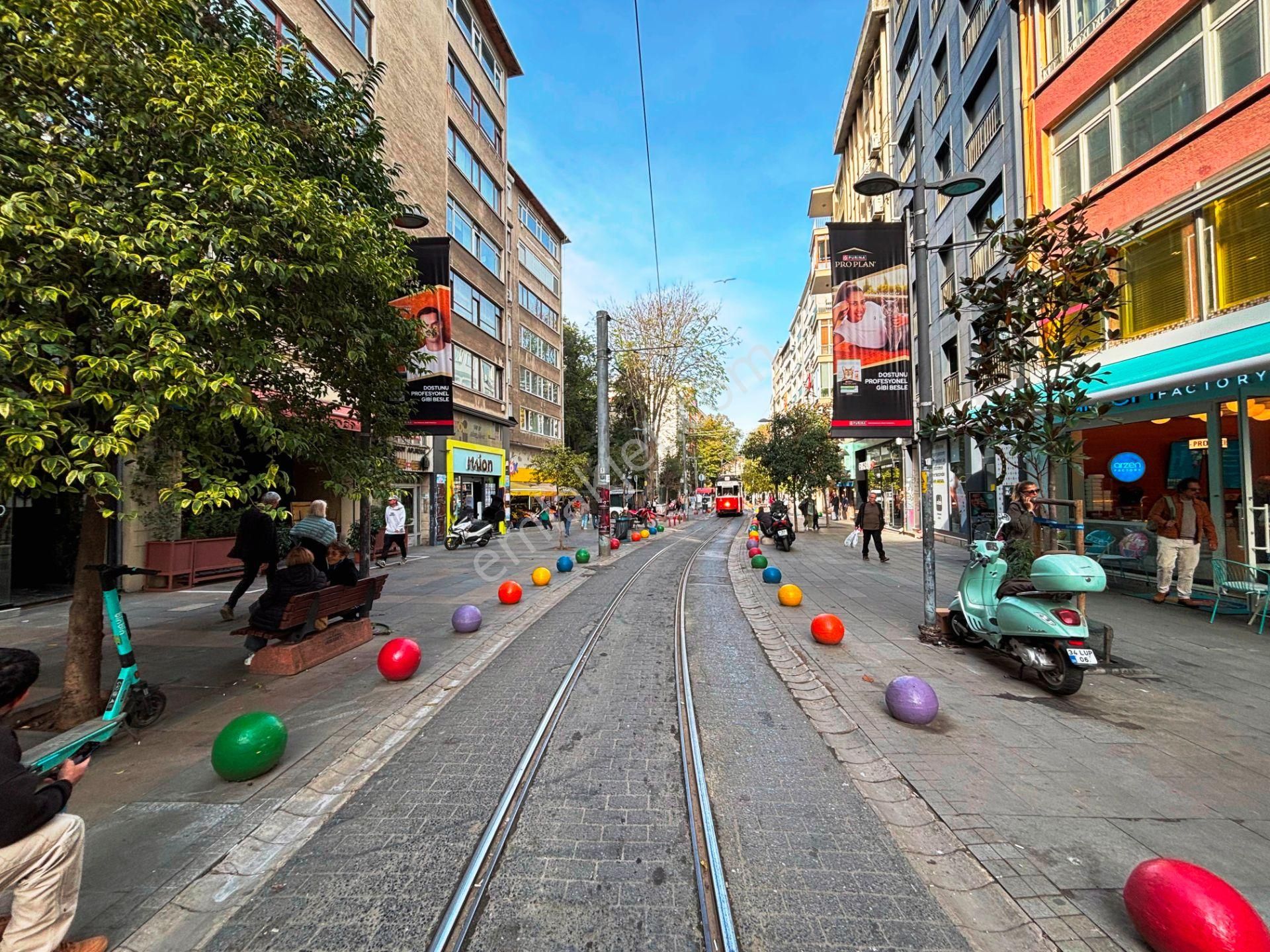 Bahariye Caddesi'nde 1.kat İskanlı Kombili Boş 95m2 Satılık Ofis - Görsel 34