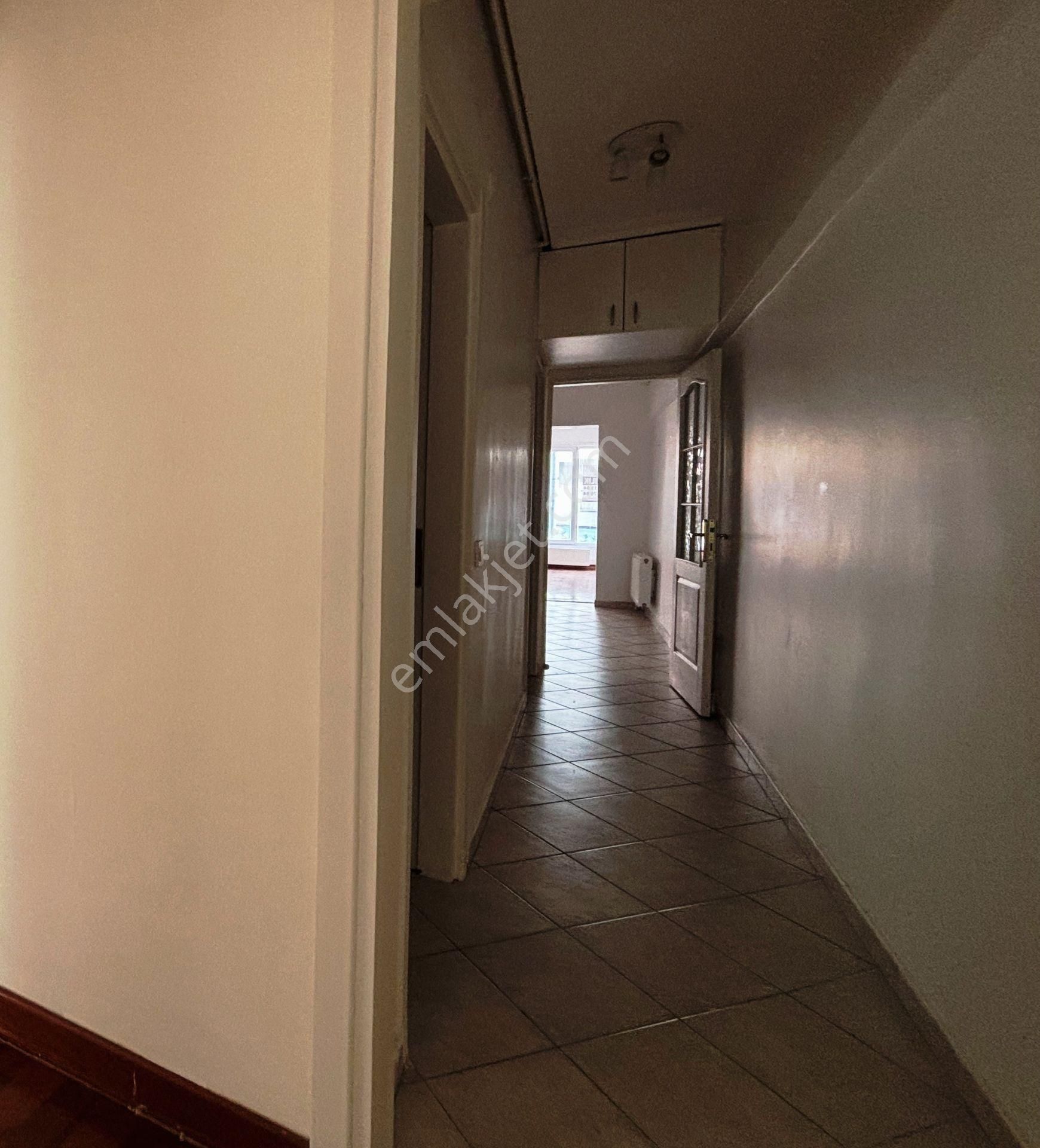 Bahariye Caddesi'nde 1.kat İskanlı Kombili Boş 95m2 Satılık Ofis - Görsel 21