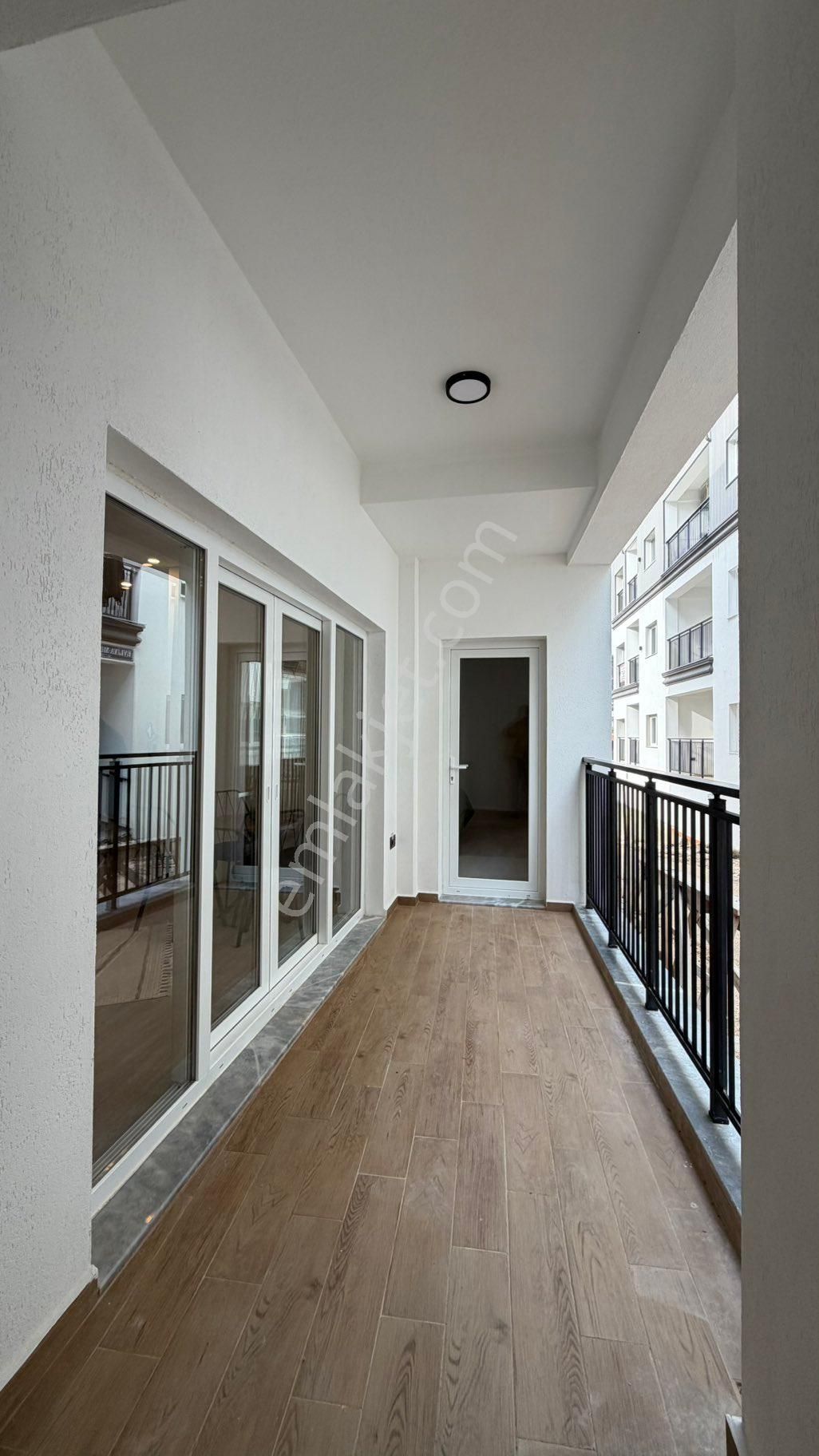 Kuşadası Güzelçamlıda Sıfır Yapım Satılık Eşyalı 1+1 Daire - Görsel 5