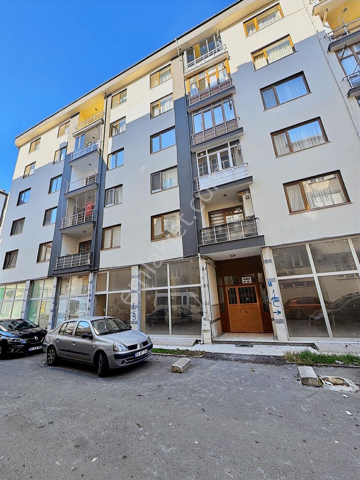 Kemalettin Muhtarlığı Karşısında 3+1 150m2 Satılık Daire - Görsel 2