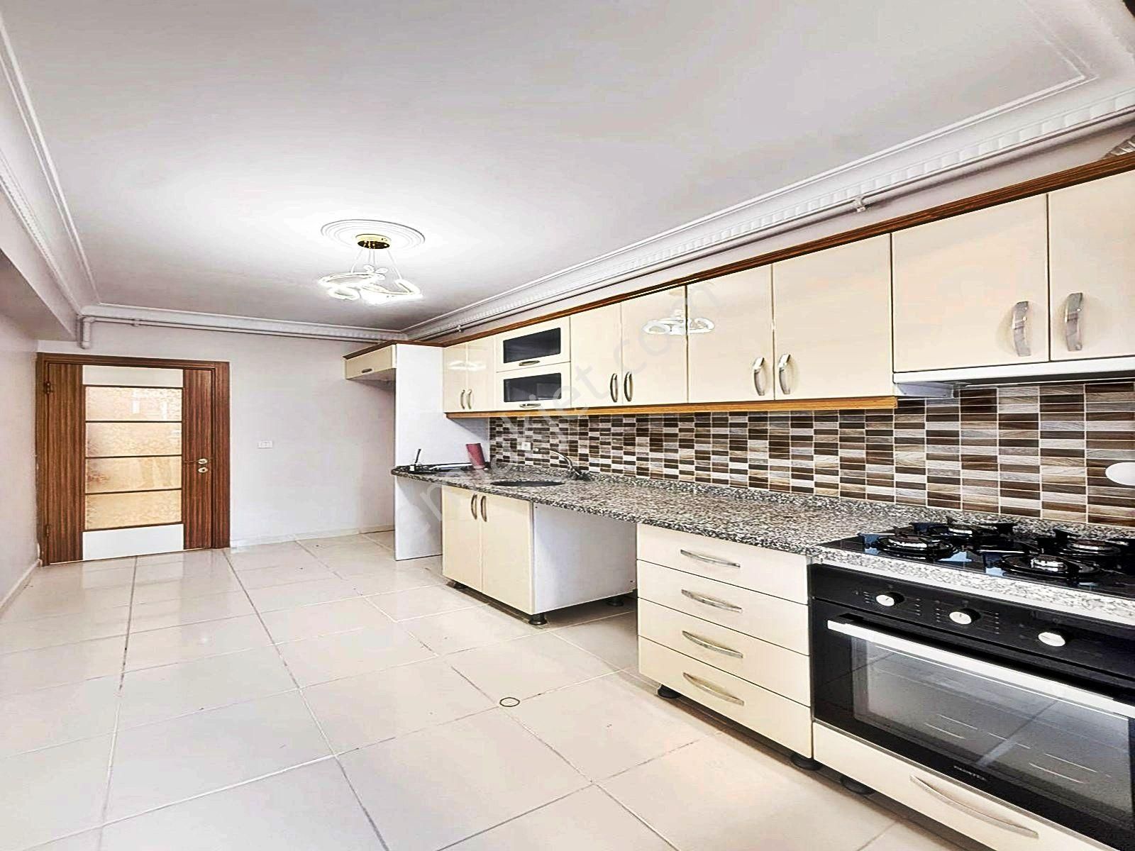 Esenyurt Mehmet Akif Ersoy Mahallesinde Geniş Metrekare Metrobüse Yakın Arakat 2+1 Daire - Görsel 10