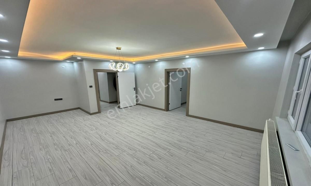 Sincan Plevne Mahallesinde 3+1 Ön Cephede//full Yapılı Daire// - Görsel 8