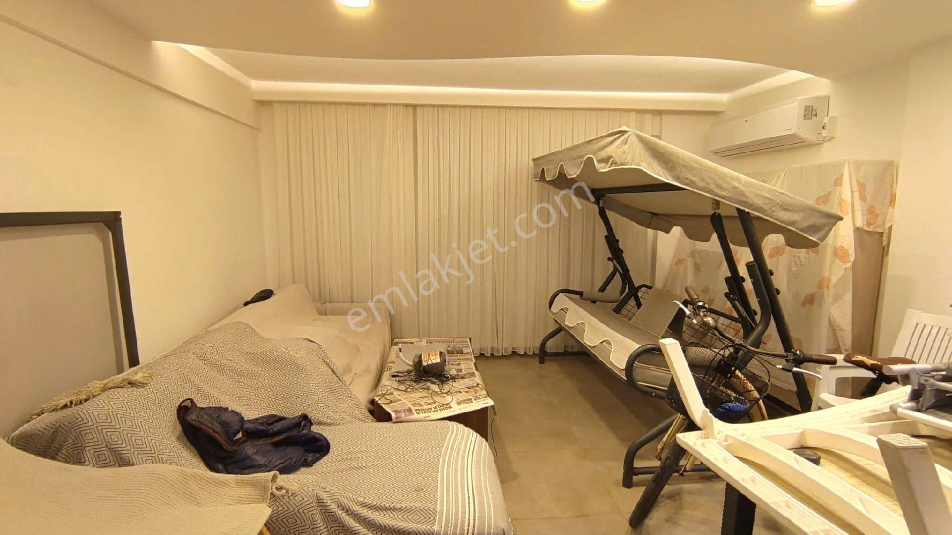 Kuşadasında Plaja Yakın Havuzlu Sitede Köşe Konumlu Bahçeli Villa - Görsel 26