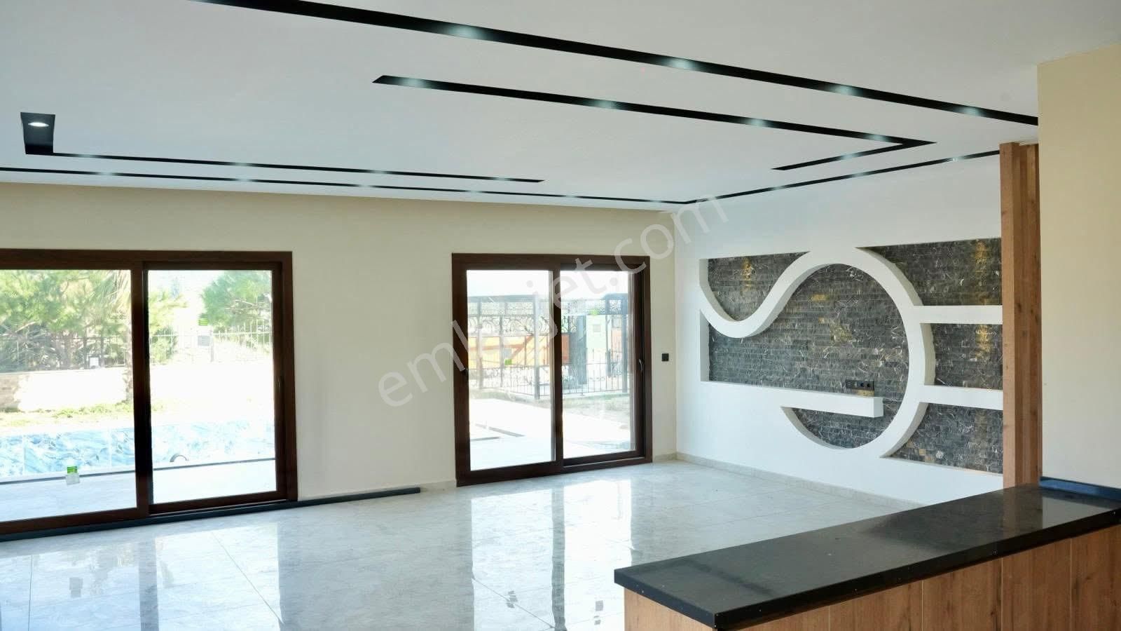 Kuşadası Yaylaköy Satılık 4+1 Müstakil Havuzlu Otoparklı Villa - Görsel 11