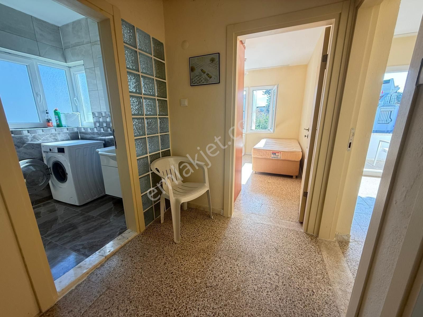 Davutlar Sahilinde Denize 50 Metre Mesafede Yazlık - Görsel 15