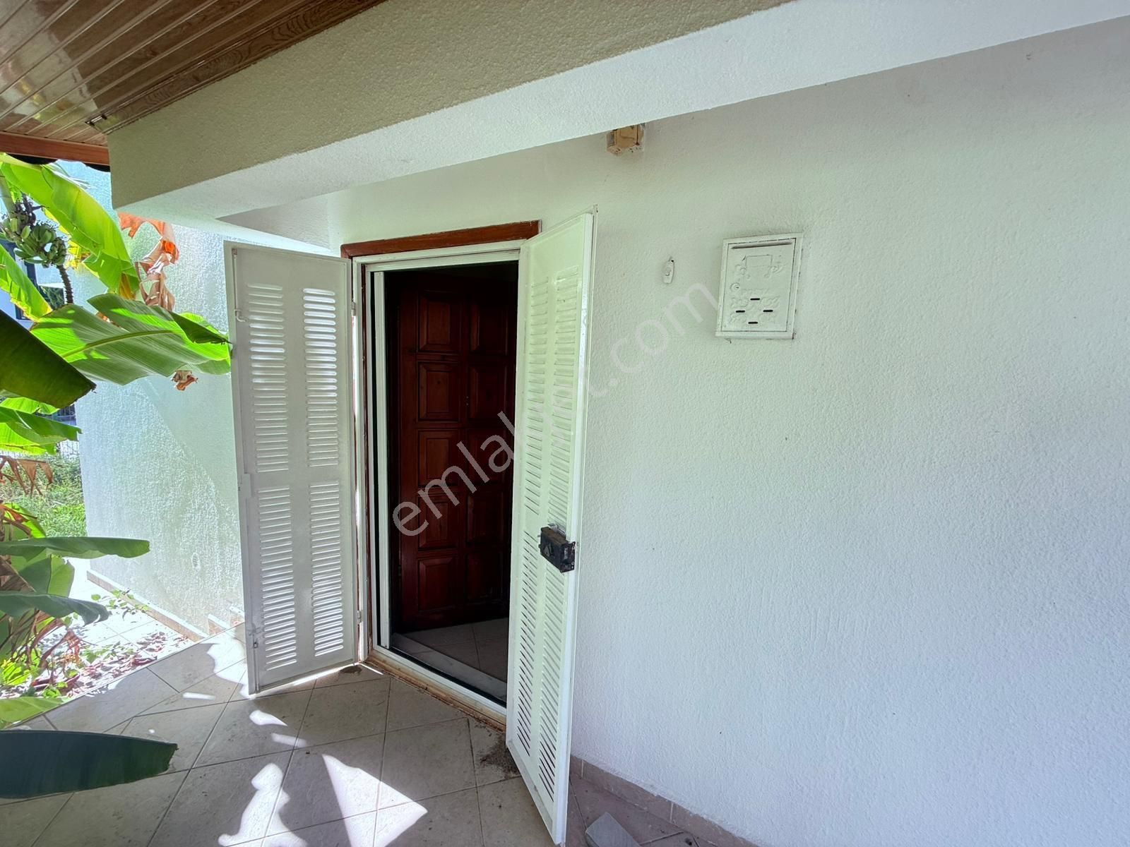 Davutlar Sahilinde Denize 50 Metre Mesafede Yazlık - Görsel 9