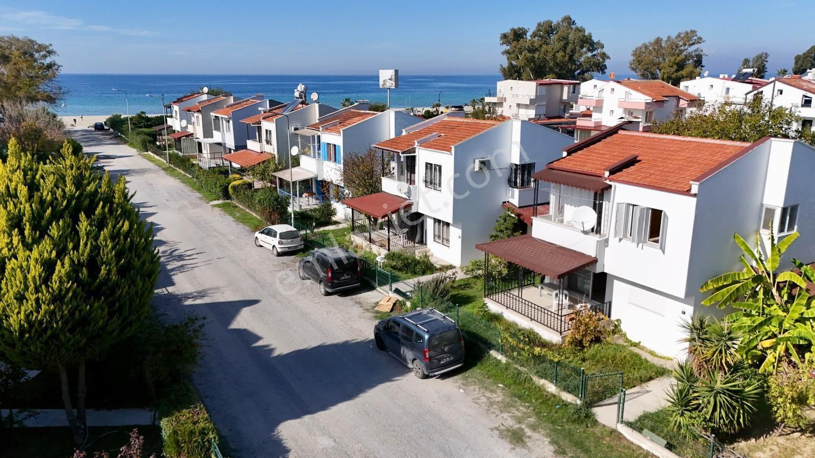 Davutlar Sahilinde Denize 50 Metre Mesafede Yazlık