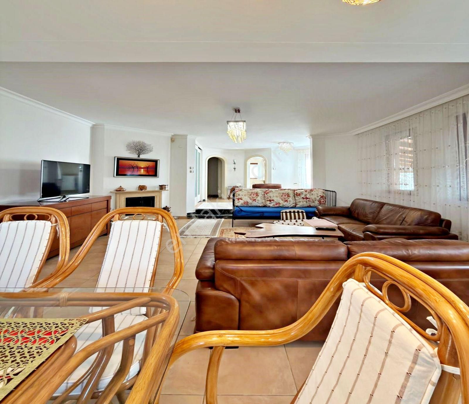 Büyükçekmece Güzelce'de Denize Sıfır Site İçi 4+1 Satılık Villa - Görsel 21