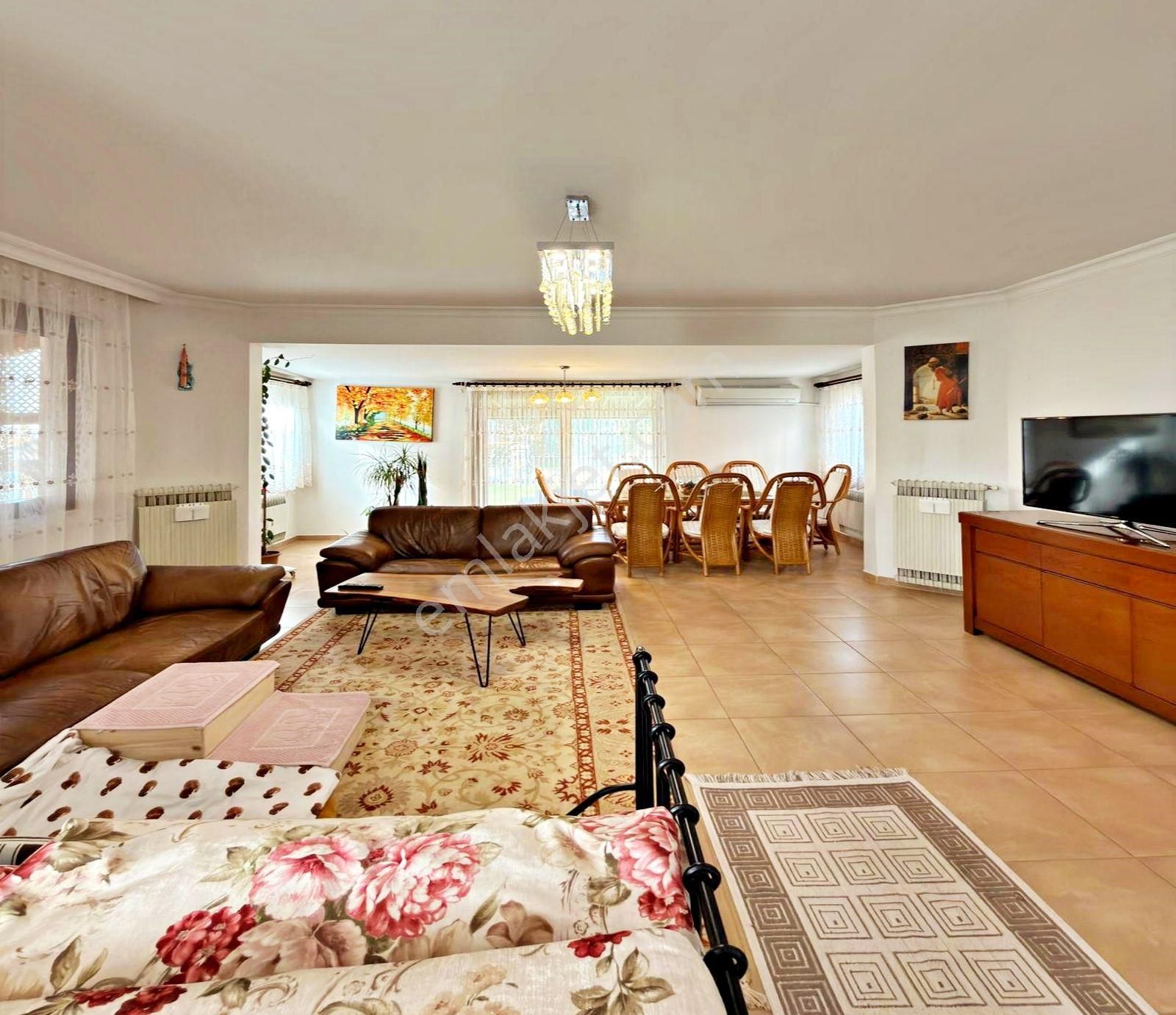 Büyükçekmece Güzelce'de Denize Sıfır Site İçi 4+1 Satılık Villa - Görsel 19