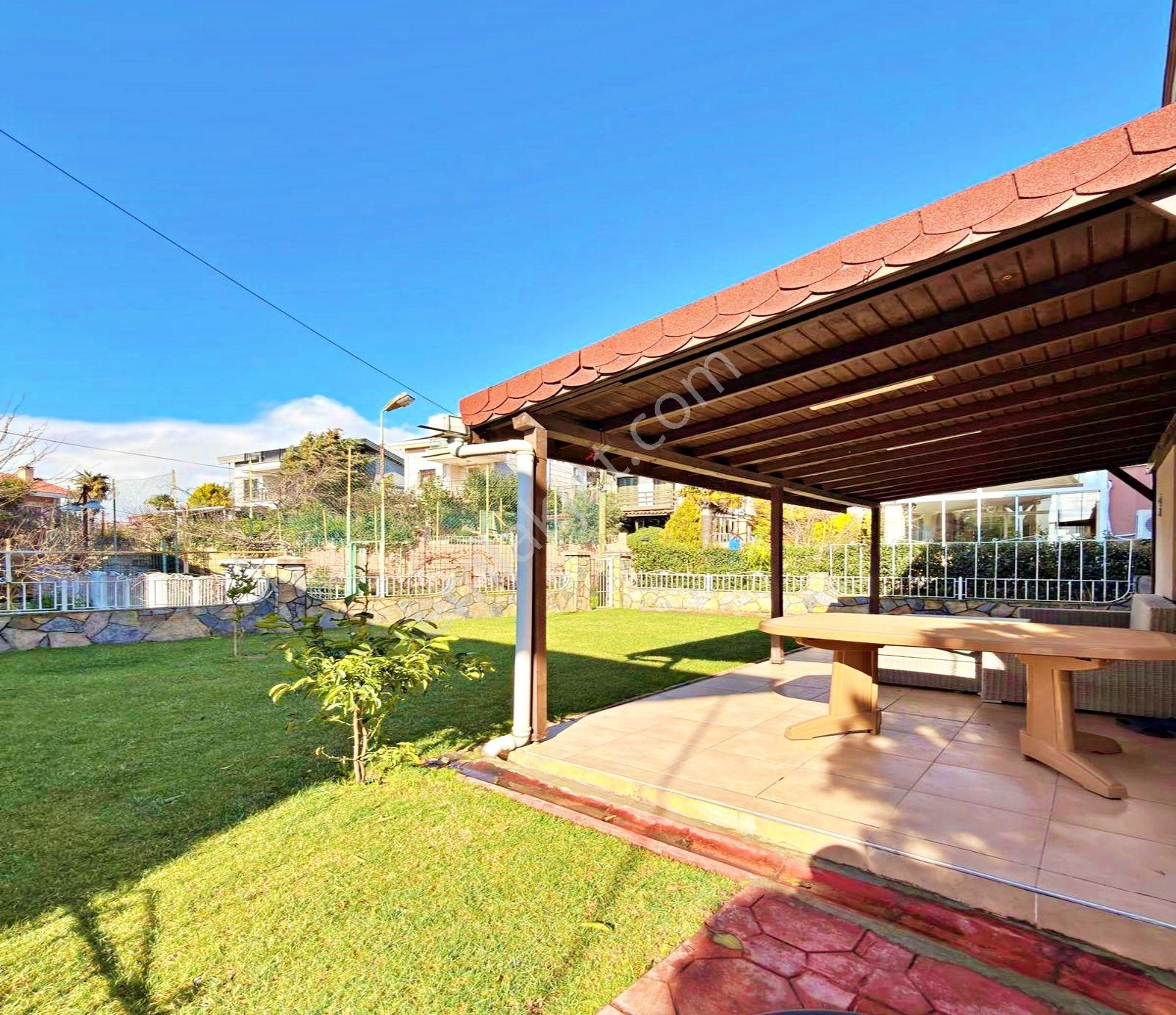 Büyükçekmece Güzelce'de Denize Sıfır Site İçi 4+1 Satılık Villa - Görsel 11