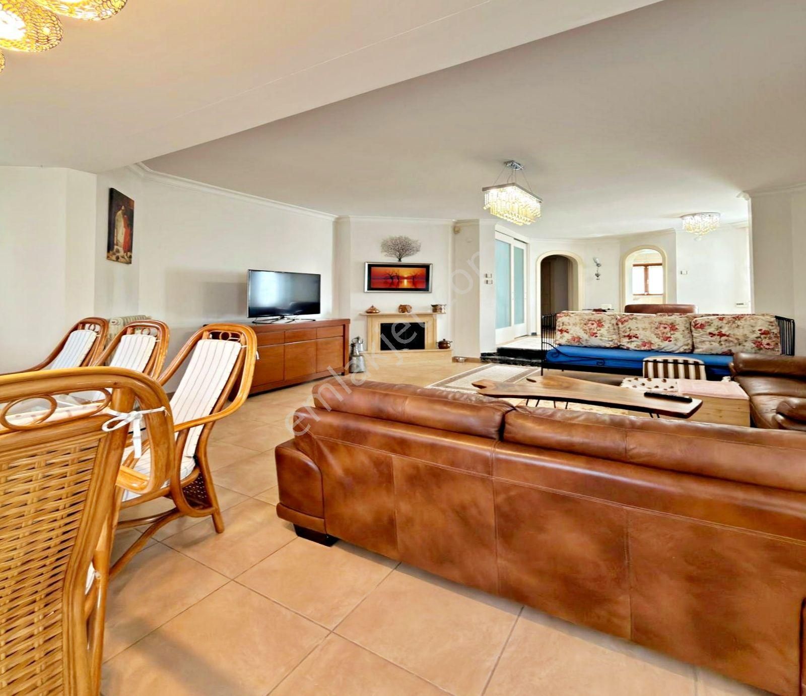 Büyükçekmece Güzelce'de Denize Sıfır Site İçi 4+1 Satılık Villa - Görsel 22