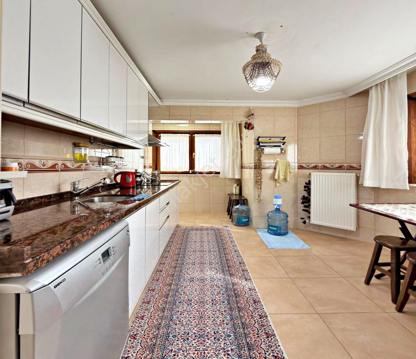 Büyükçekmece Güzelce'de Denize Sıfır Site İçi 4+1 Satılık Villa - Görsel 29