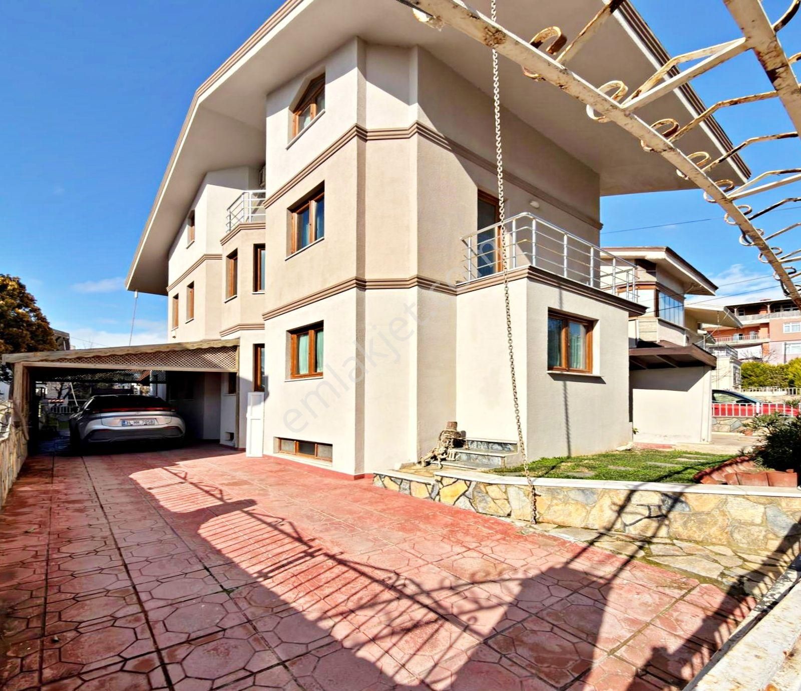 Büyükçekmece Güzelce'de Denize Sıfır Site İçi 4+1 Satılık Villa - Görsel 9