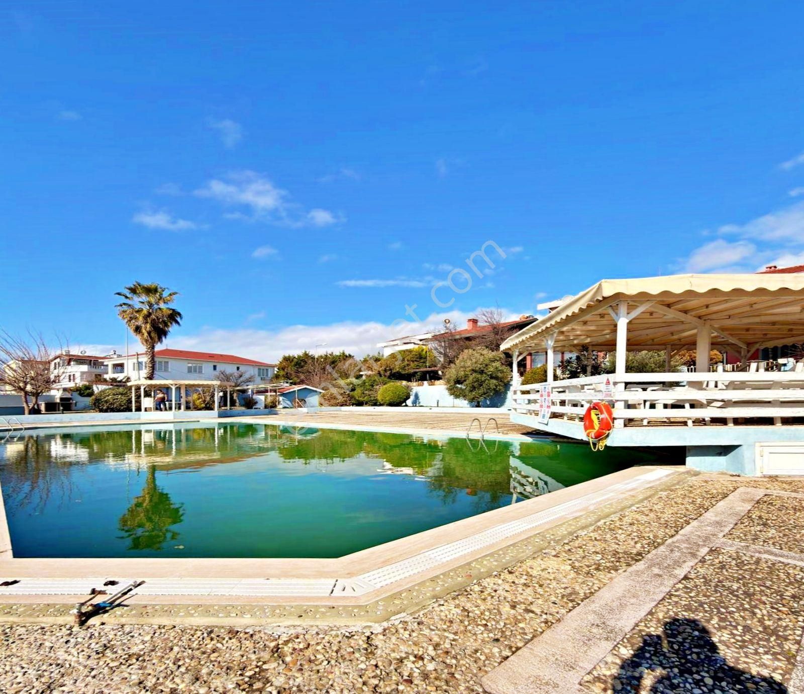 Büyükçekmece Güzelce'de Denize Sıfır Site İçi 4+1 Satılık Villa - Görsel 2