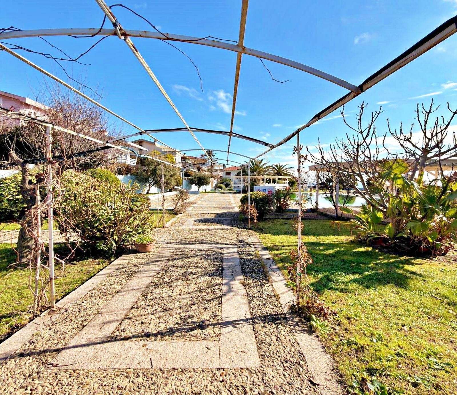 Büyükçekmece Güzelce'de Denize Sıfır Site İçi 4+1 Satılık Villa - Görsel 4