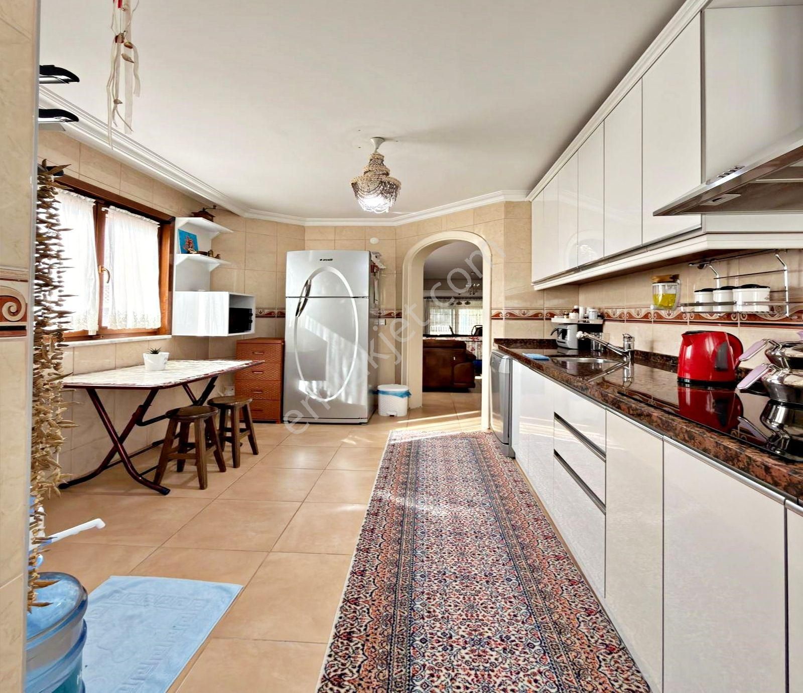 Büyükçekmece Güzelce'de Denize Sıfır Site İçi 4+1 Satılık Villa - Görsel 28