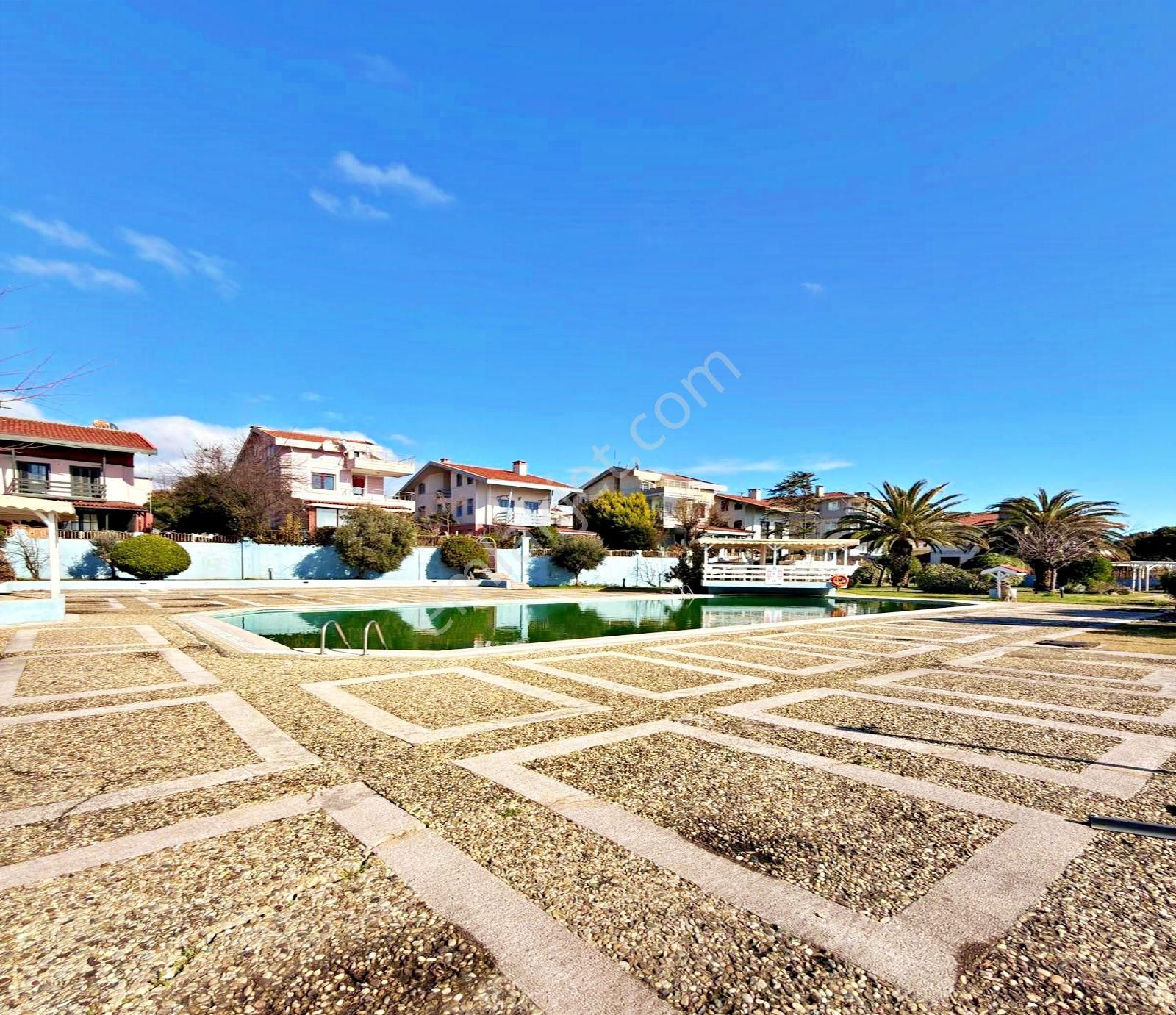 Büyükçekmece Güzelce'de Denize Sıfır Site İçi 4+1 Satılık Villa - Görsel 5