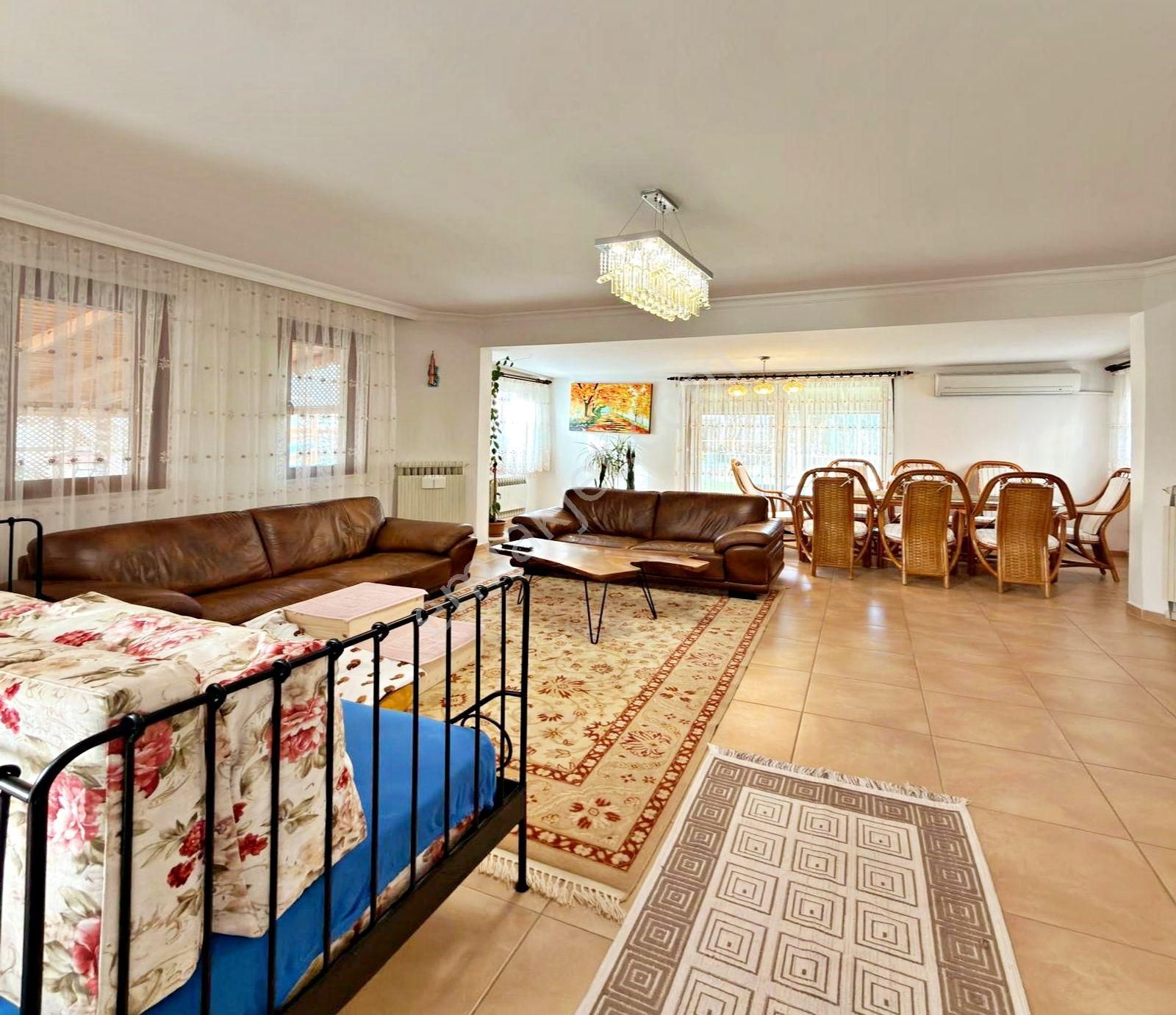 Büyükçekmece Güzelce'de Denize Sıfır Site İçi 4+1 Satılık Villa - Görsel 20