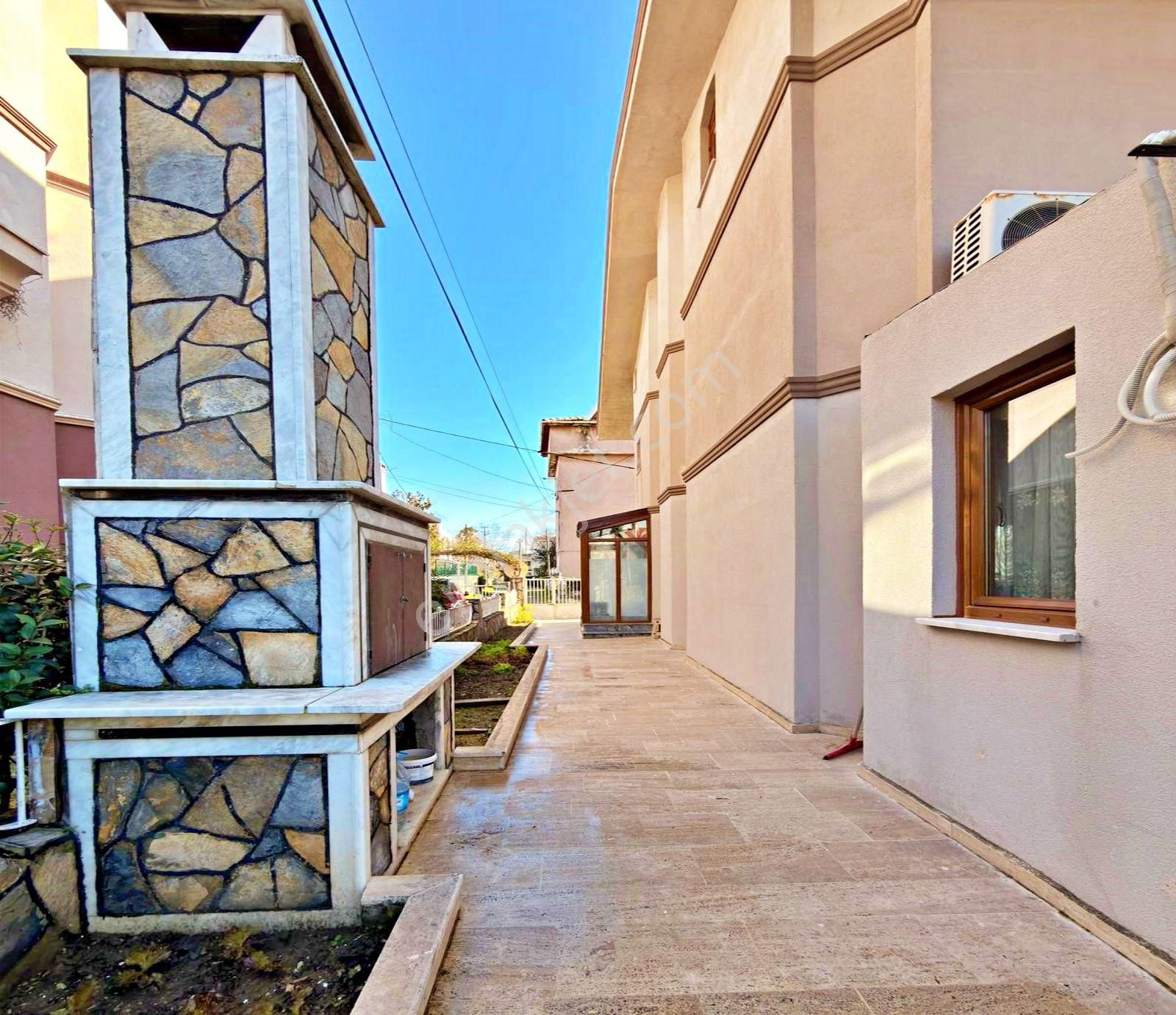 Büyükçekmece Güzelce'de Denize Sıfır Site İçi 4+1 Satılık Villa - Görsel 12