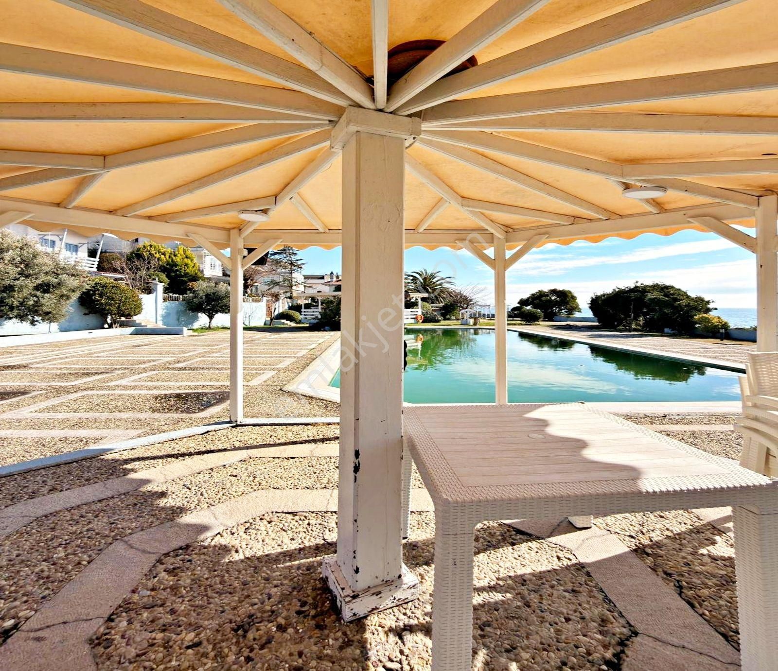 Büyükçekmece Güzelce'de Denize Sıfır Site İçi 4+1 Satılık Villa - Görsel 7