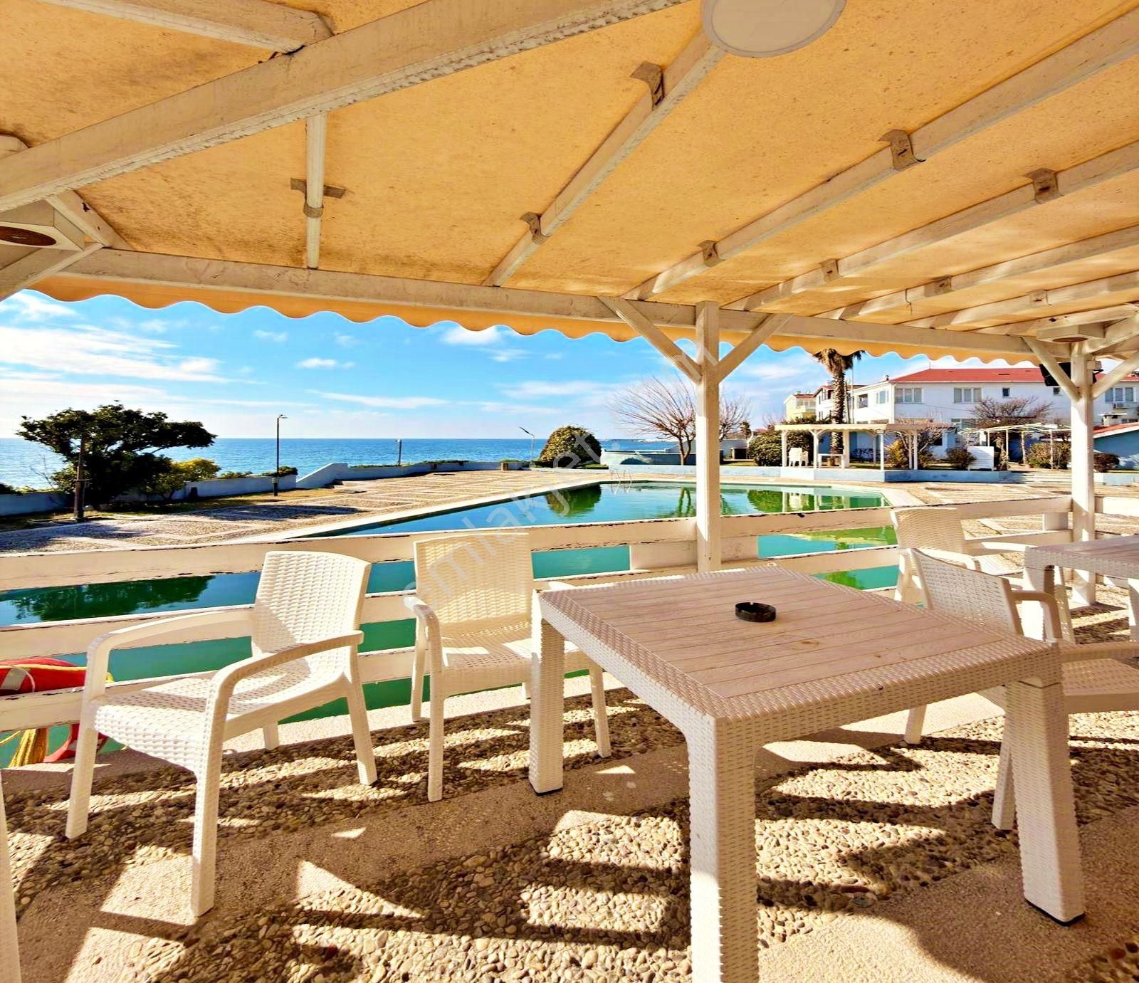 Büyükçekmece Güzelce'de Denize Sıfır Site İçi 4+1 Satılık Villa - Görsel 3